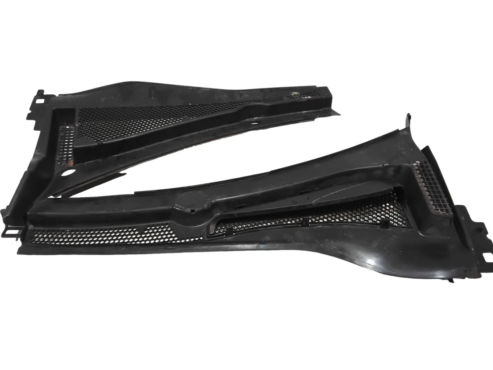 Grondina Sottoparabrezza 7140R2 Usato