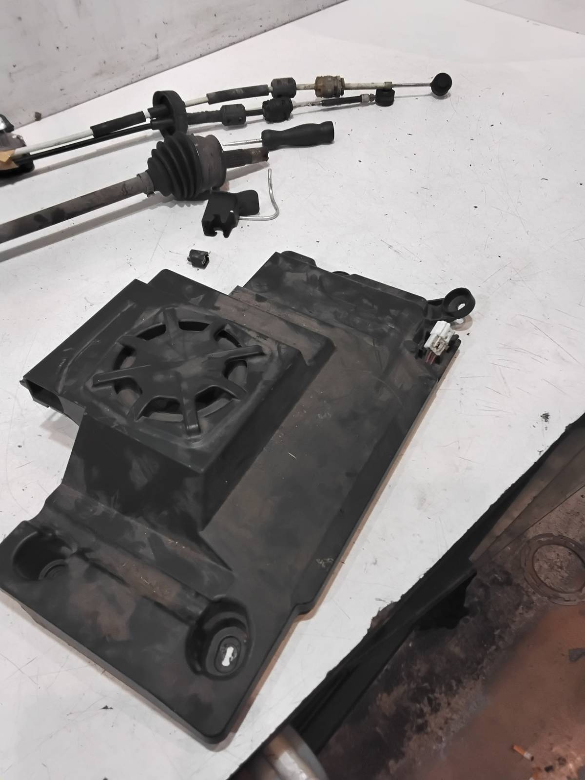 Subwoofer 281709101R Usato