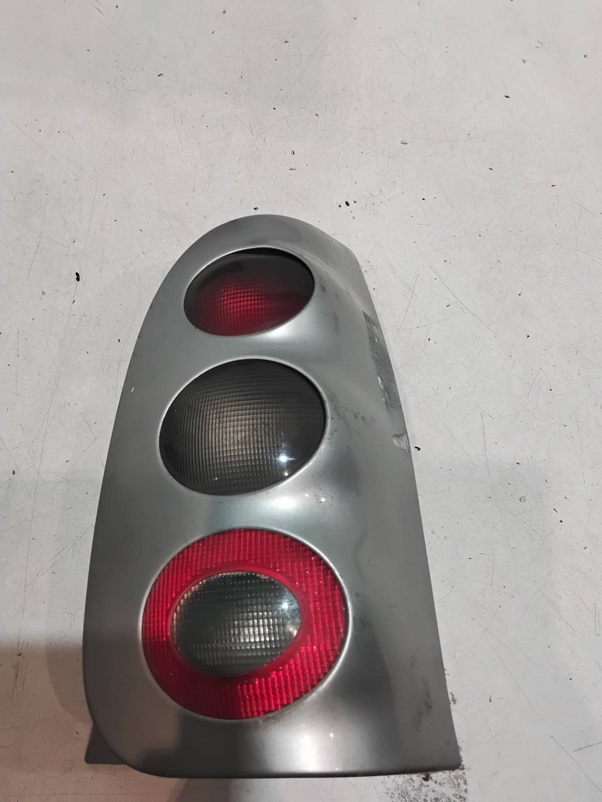 Fanale Post. Destro Q0013203V001000000 253 042 R Usato