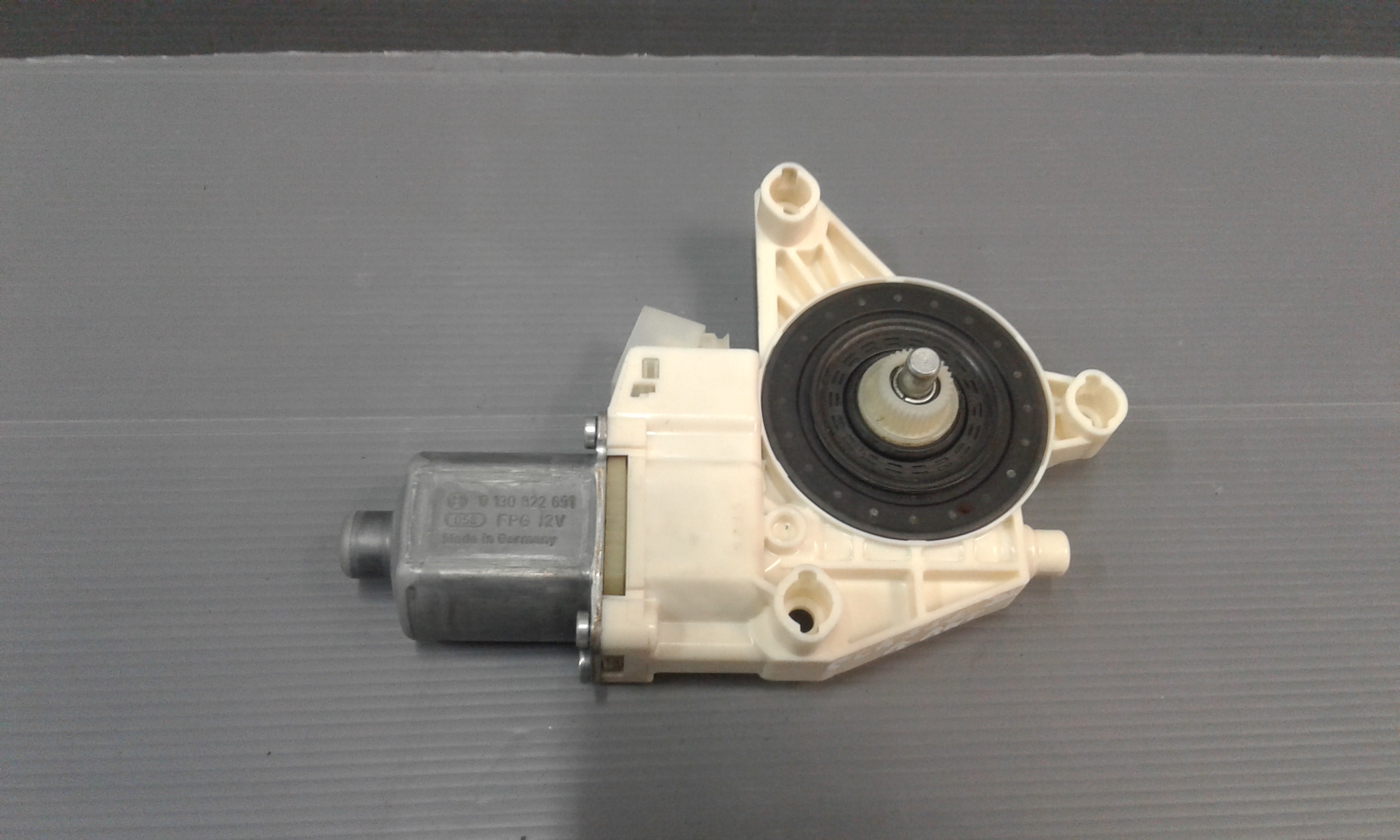 Motorino Alzacristallo Porta Ant. Destro A2469065200 Usato