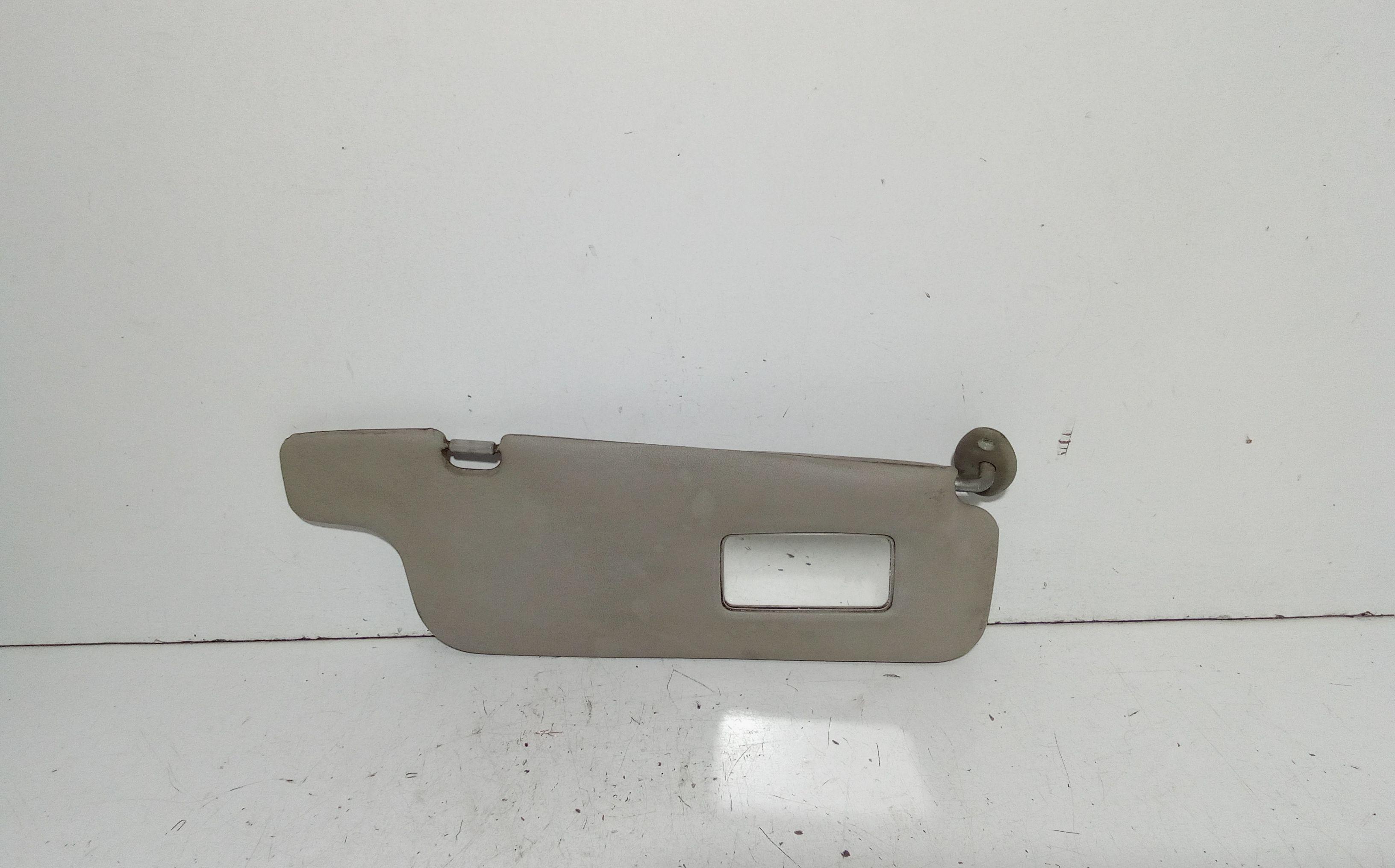 Aletta Parasole Parabrezza Destro 7431052041B0 Usato