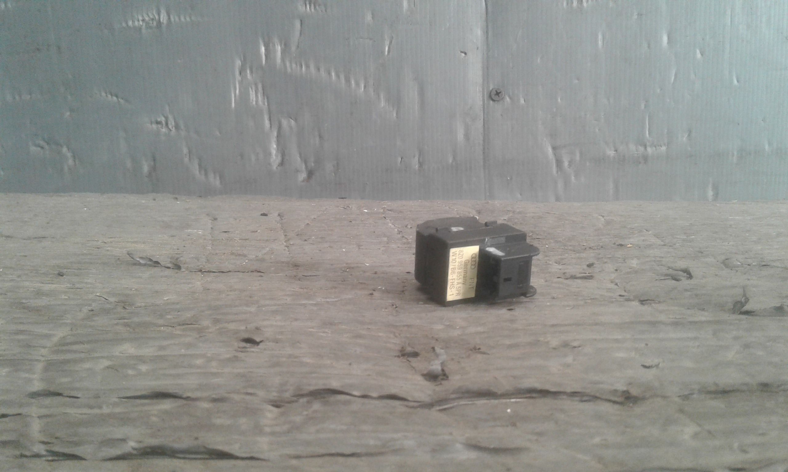 Interruttore Alzacristalli Porta Post. Destro 8Z09598555PR Usato