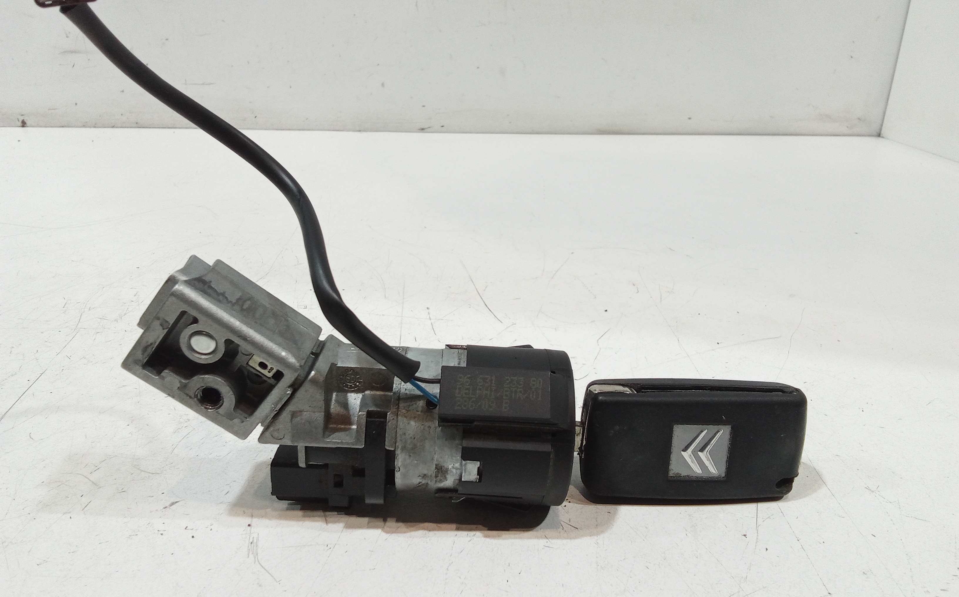 Commutatore Avviamento Con Cilindretti Serrature Usato