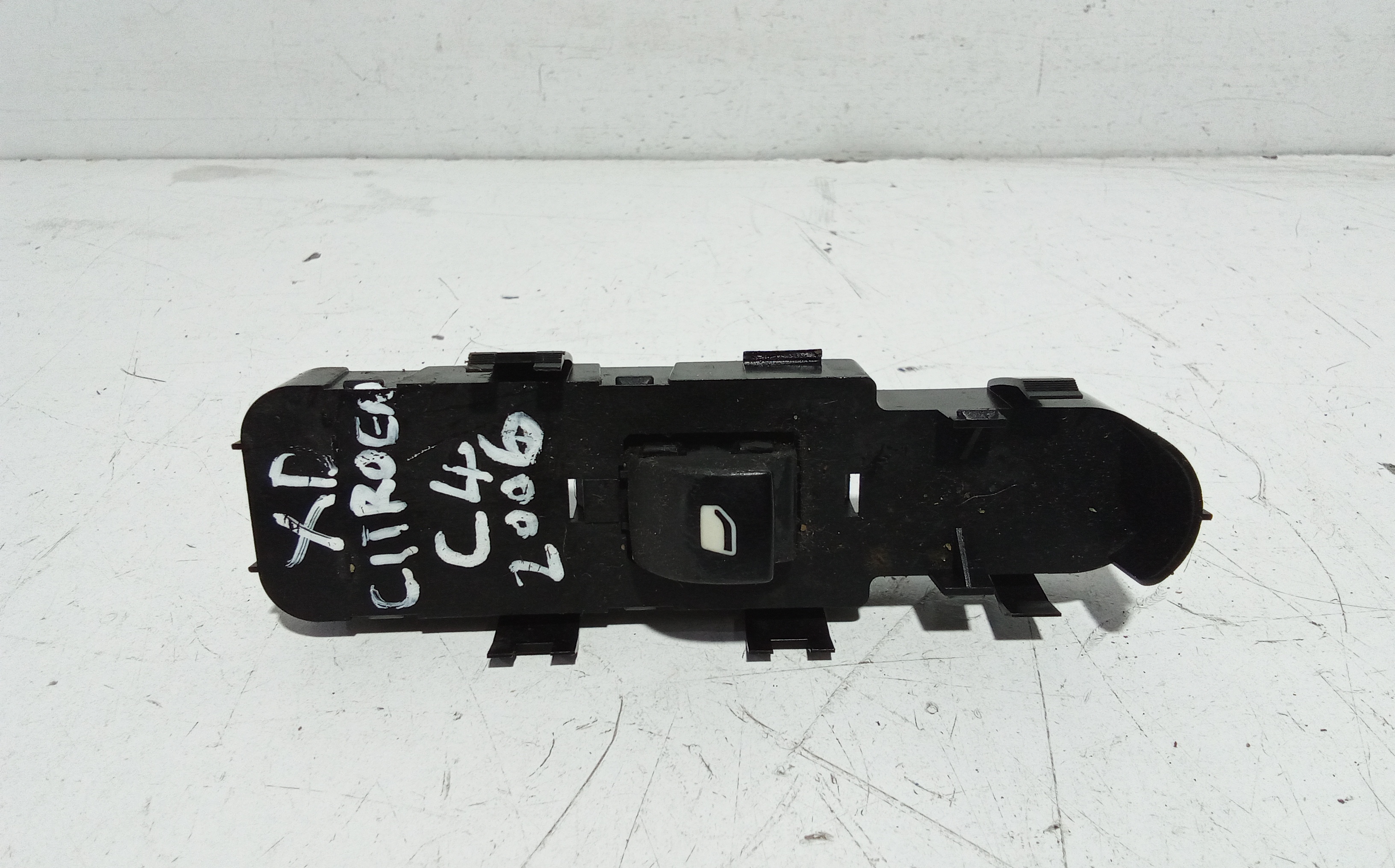 Interruttore Alzacristalli Porta Ant. Destro Usato