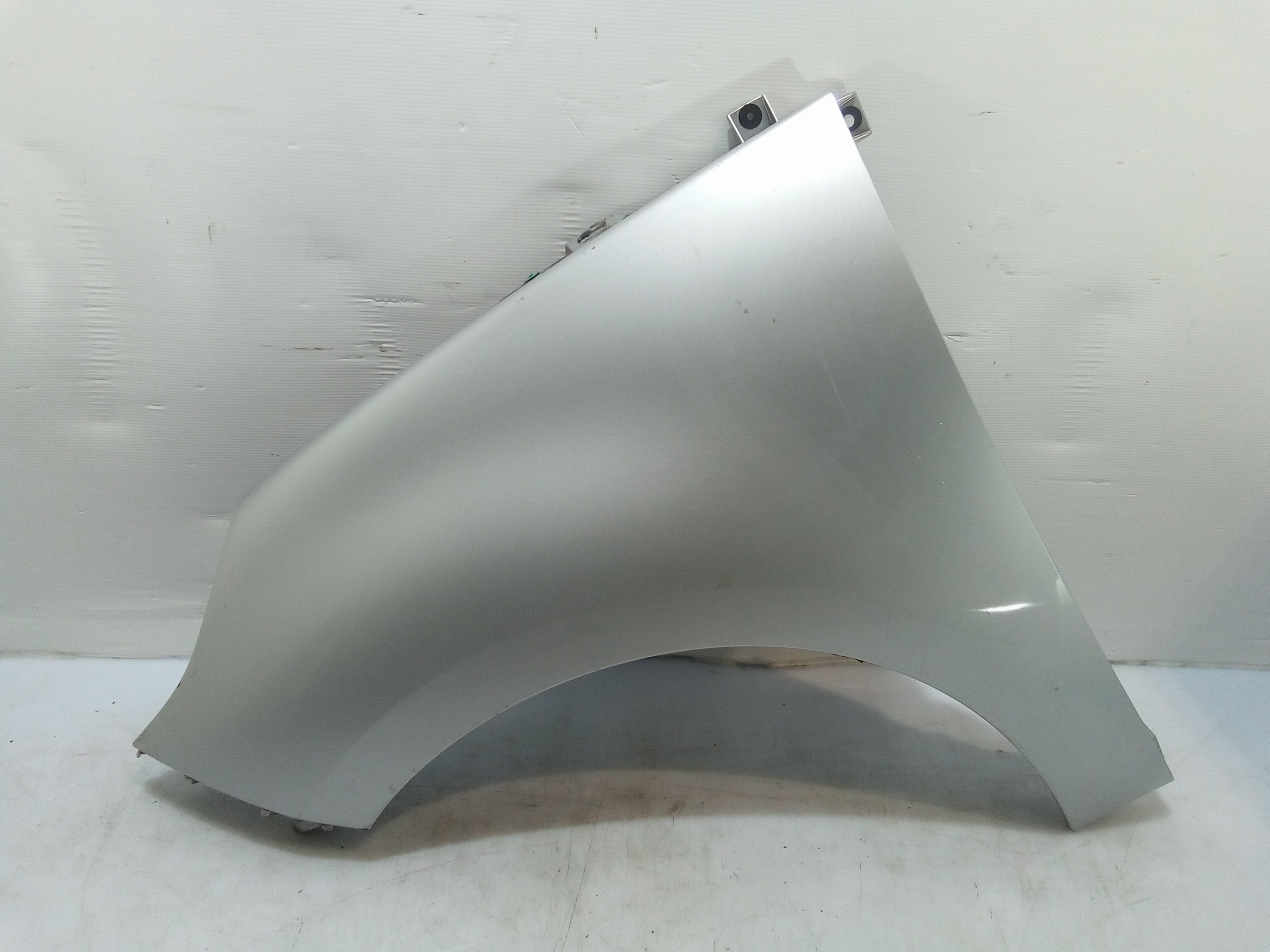 Parafango Ant. Sinistro 631017581R Usato