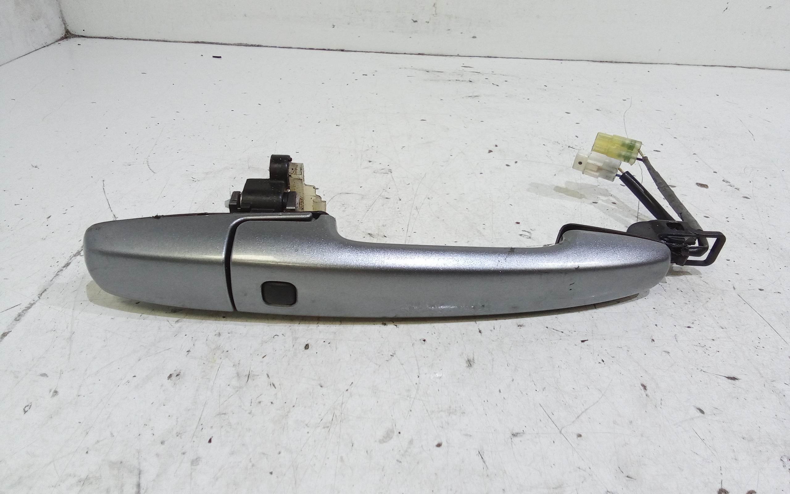 Maniglia Porta Ant. Destro 8281062831ZFT Usato