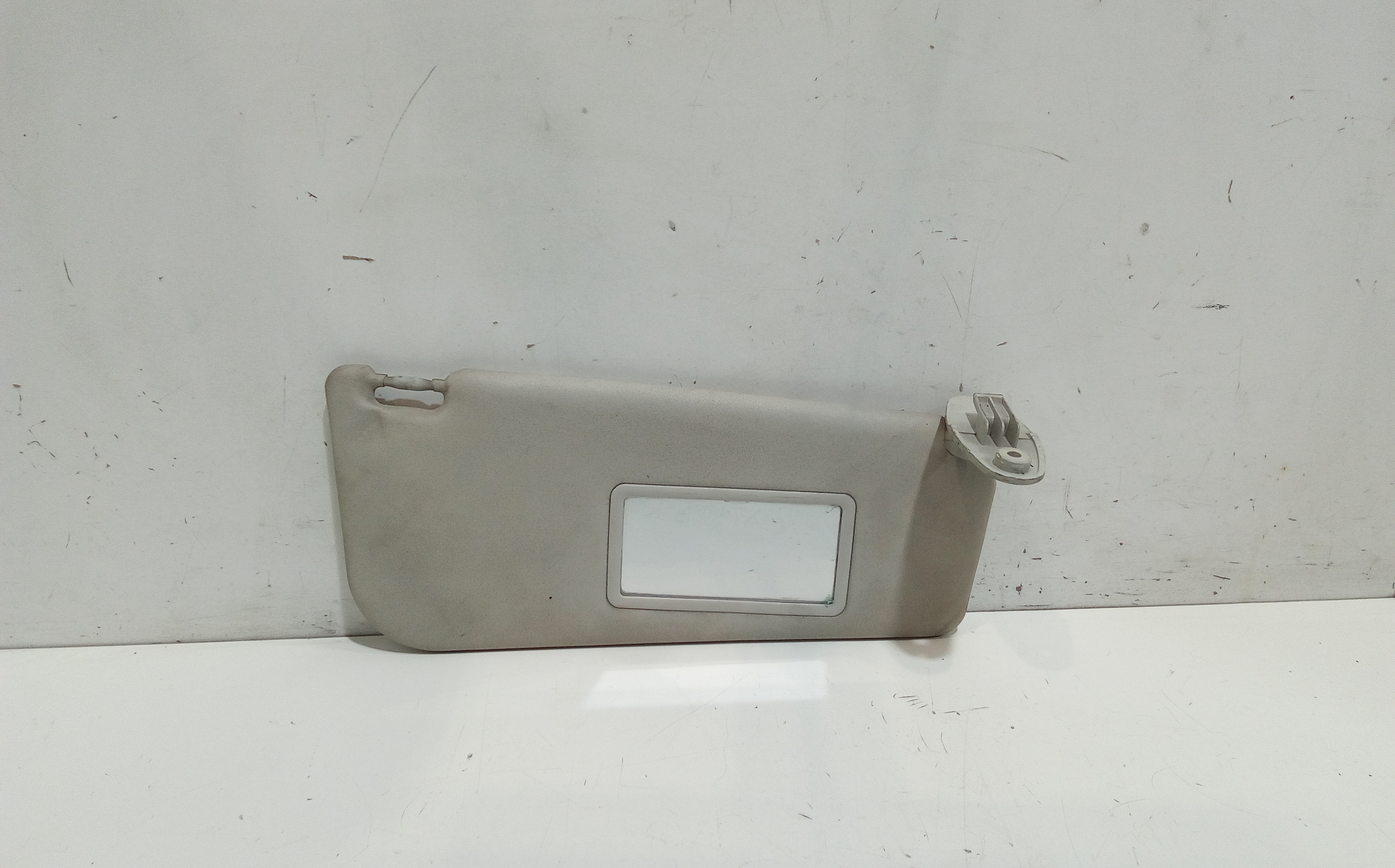 Aletta Parasole Parabrezza Destro 735338206 Usato