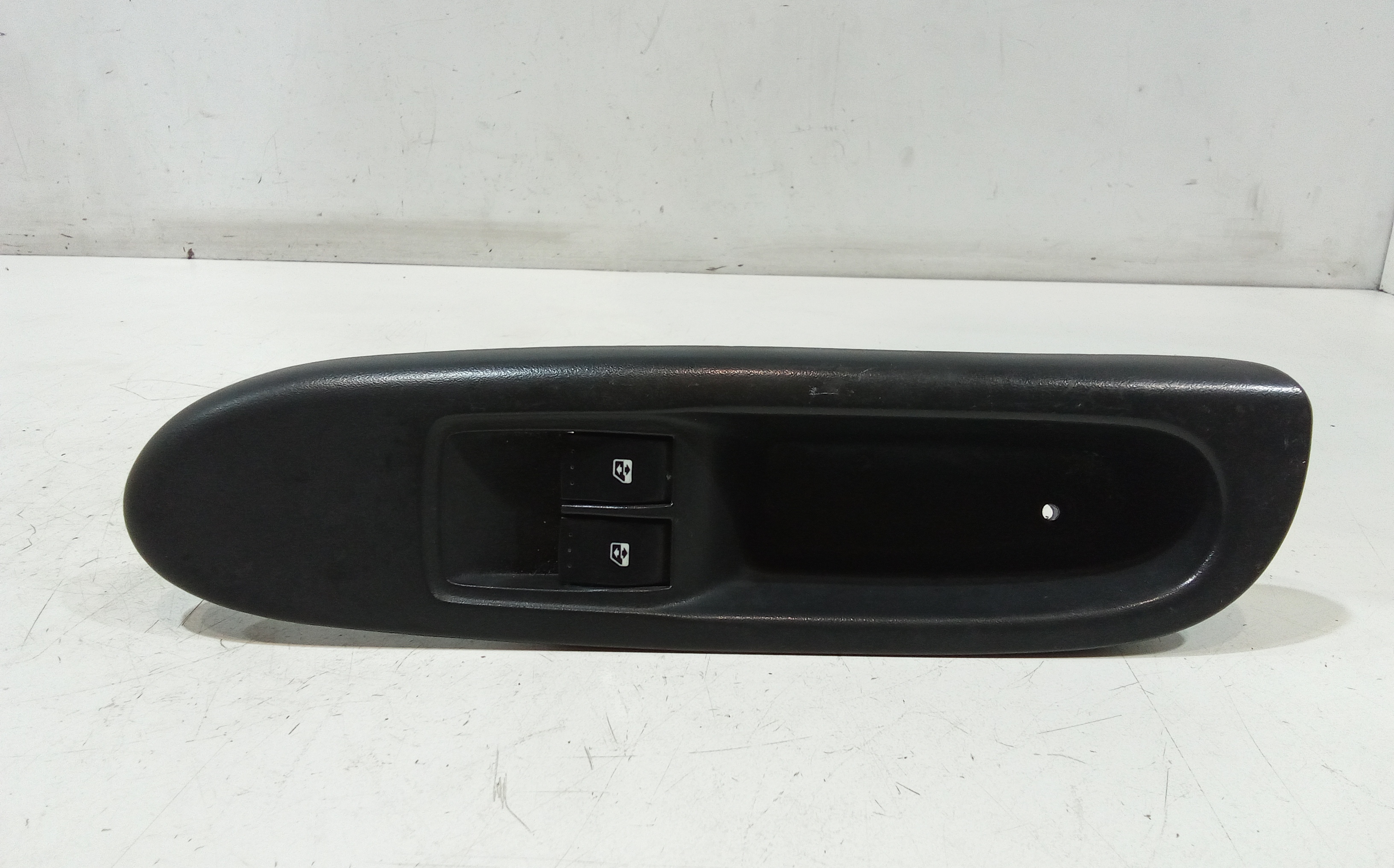 Interruttore Alzacristalli Porta Ant. Sinistro 8200214939 Usato