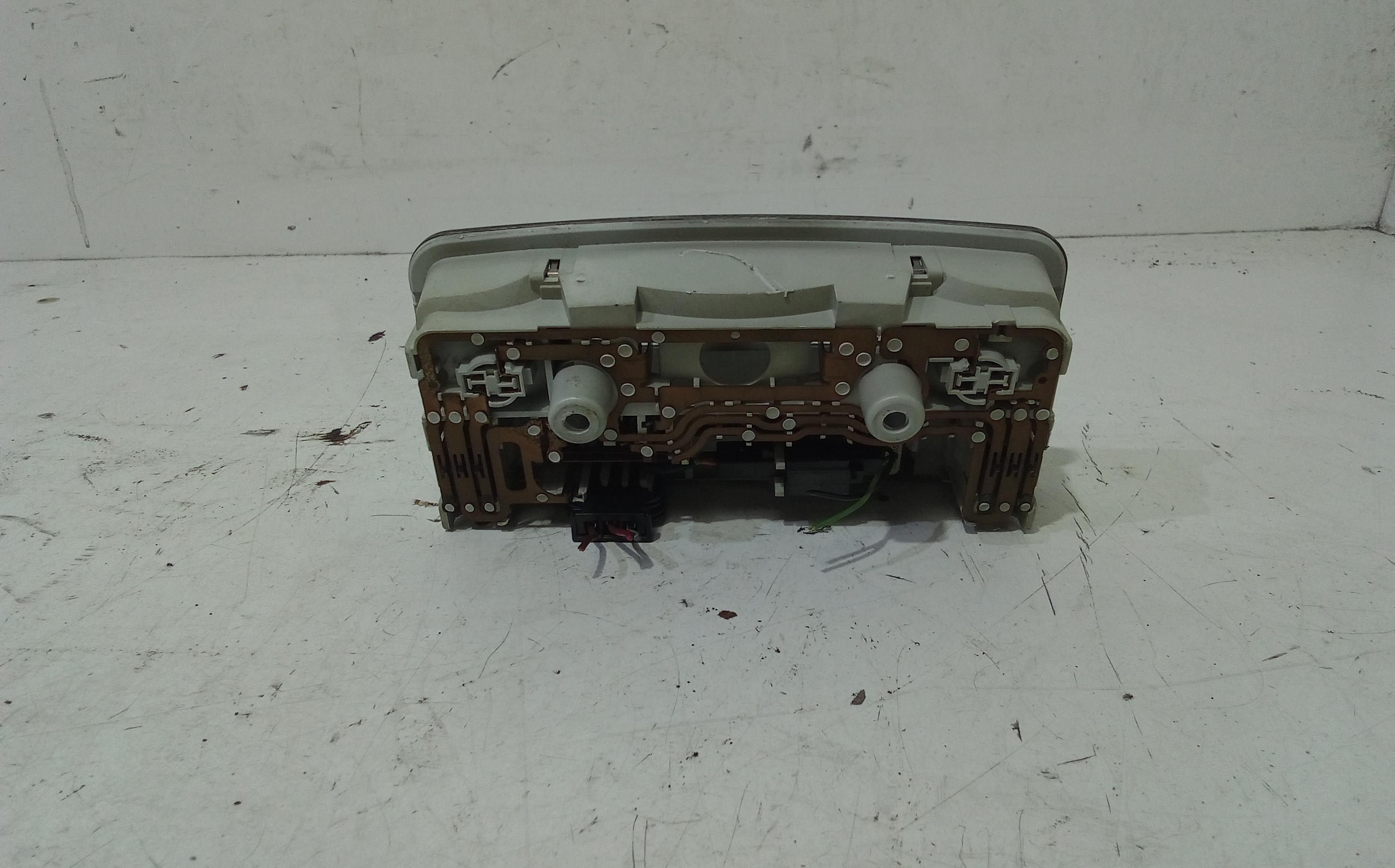 Luce Cortesia Ant. Tetto 1J0947106A7G8 Usato