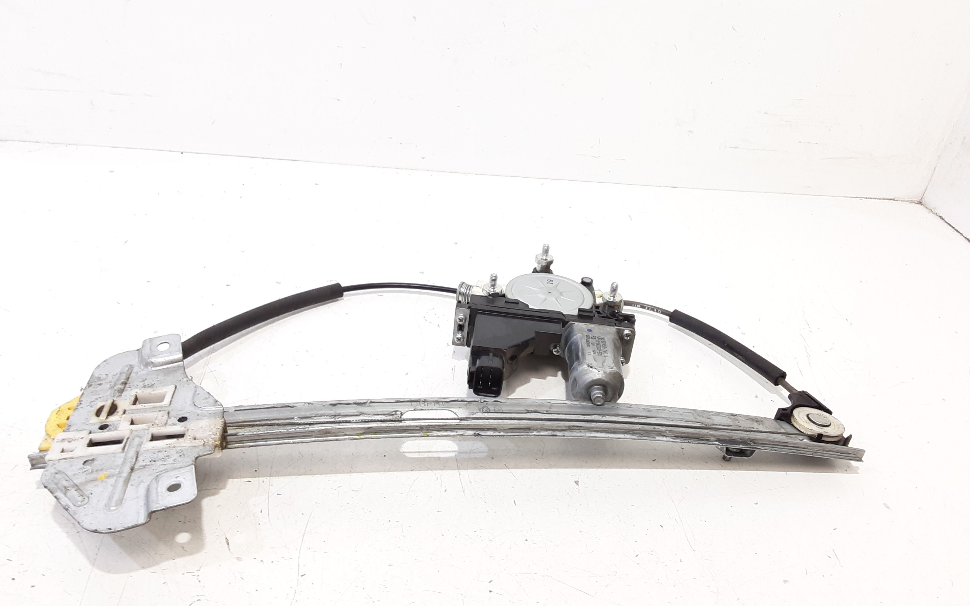 Alzacristallo Porta Ant. Sinistro 824011W000 Usato