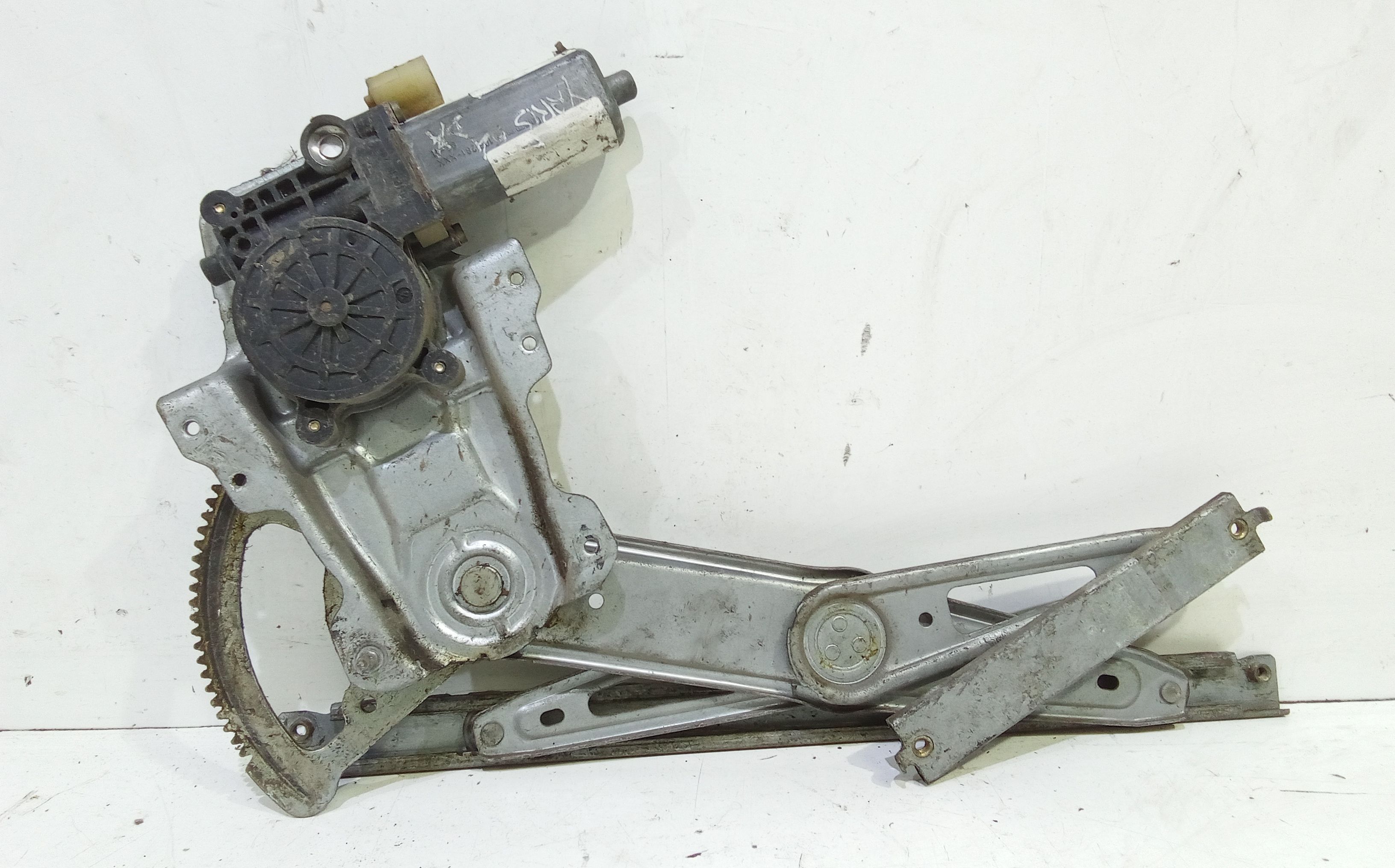 Alzacristallo Porta Ant. Destro 698100D010 Usato