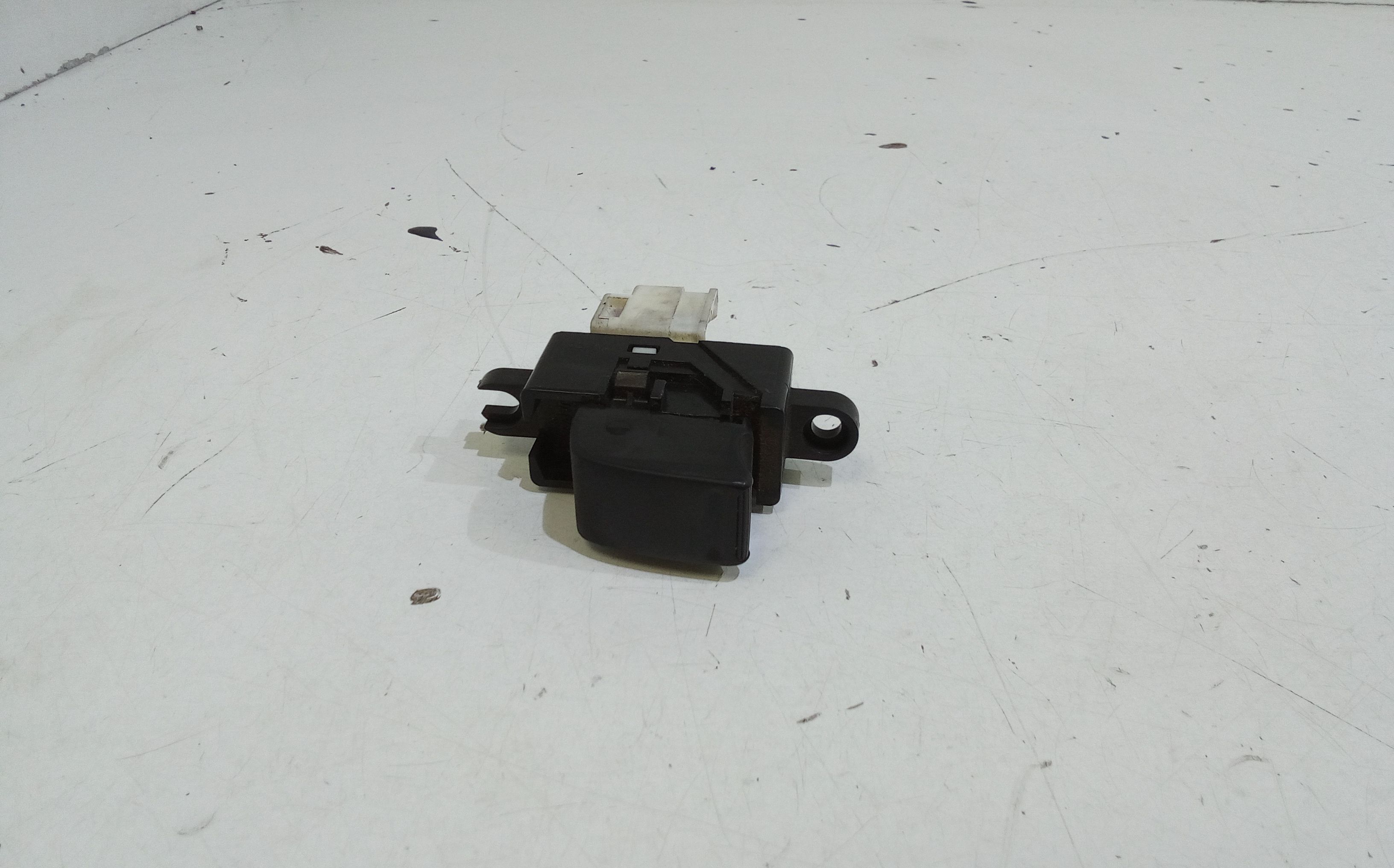 Interruttore Alzacristalli Porta Ant. Destro Usato