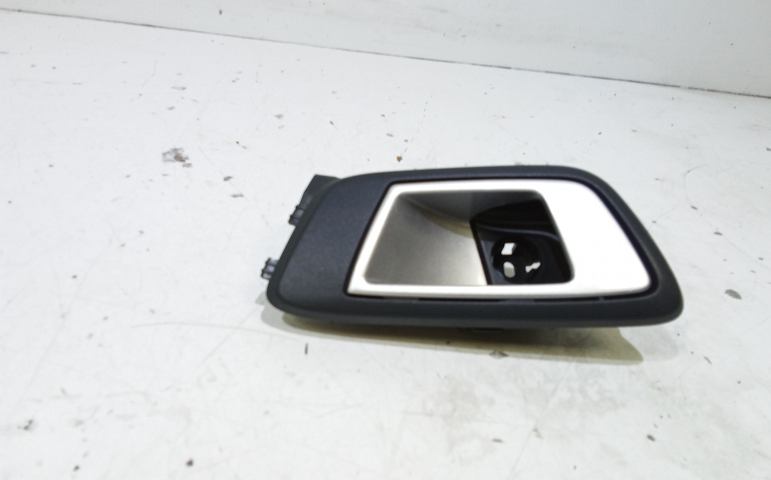 Maniglia Int. Apertura Porta Post. Destro Usato