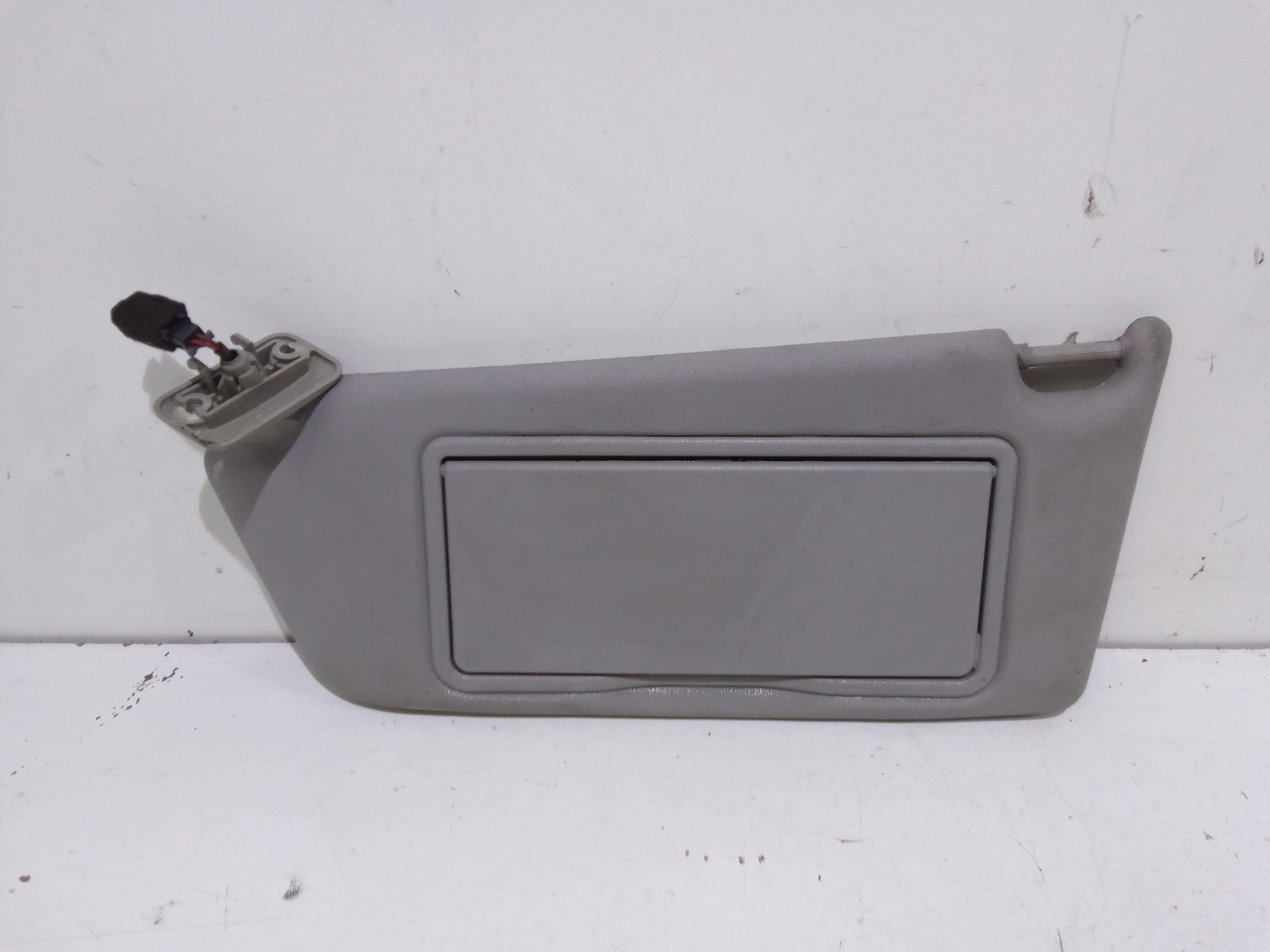 Aletta Parasole Parabrezza Sinistro 13113042 Usato