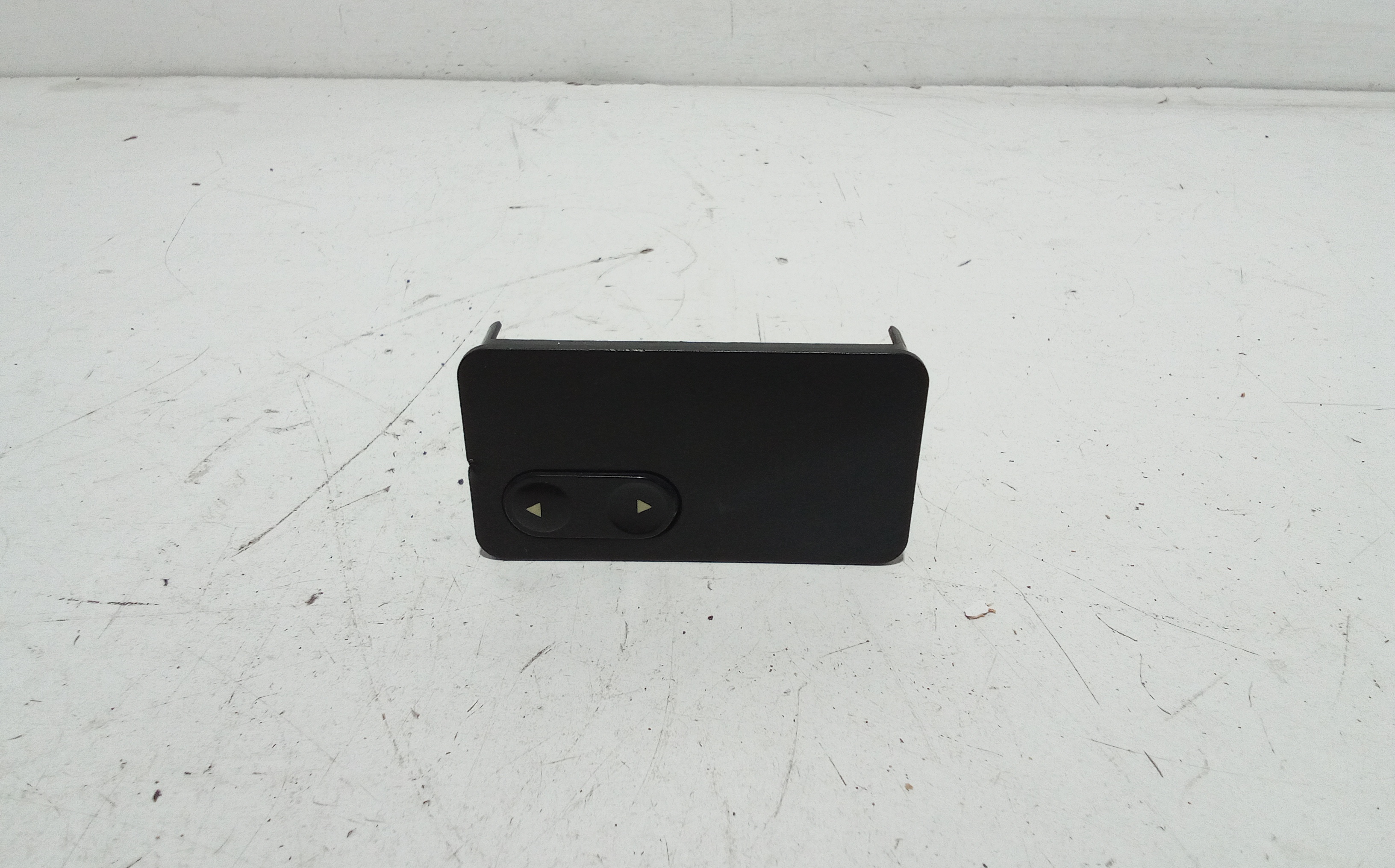 Interruttore Alzacristalli Porta Ant. Destro Usato