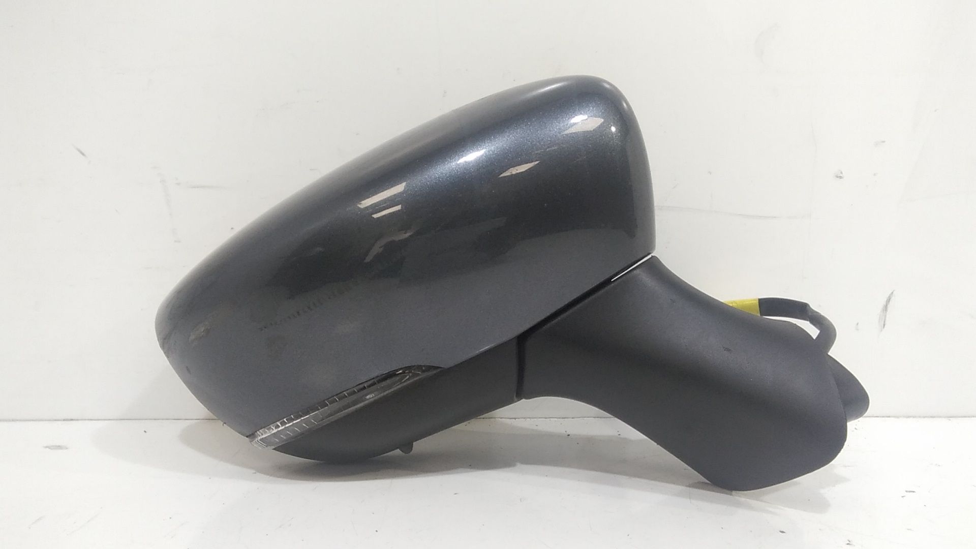 Retrovisore Est. Destro Usato