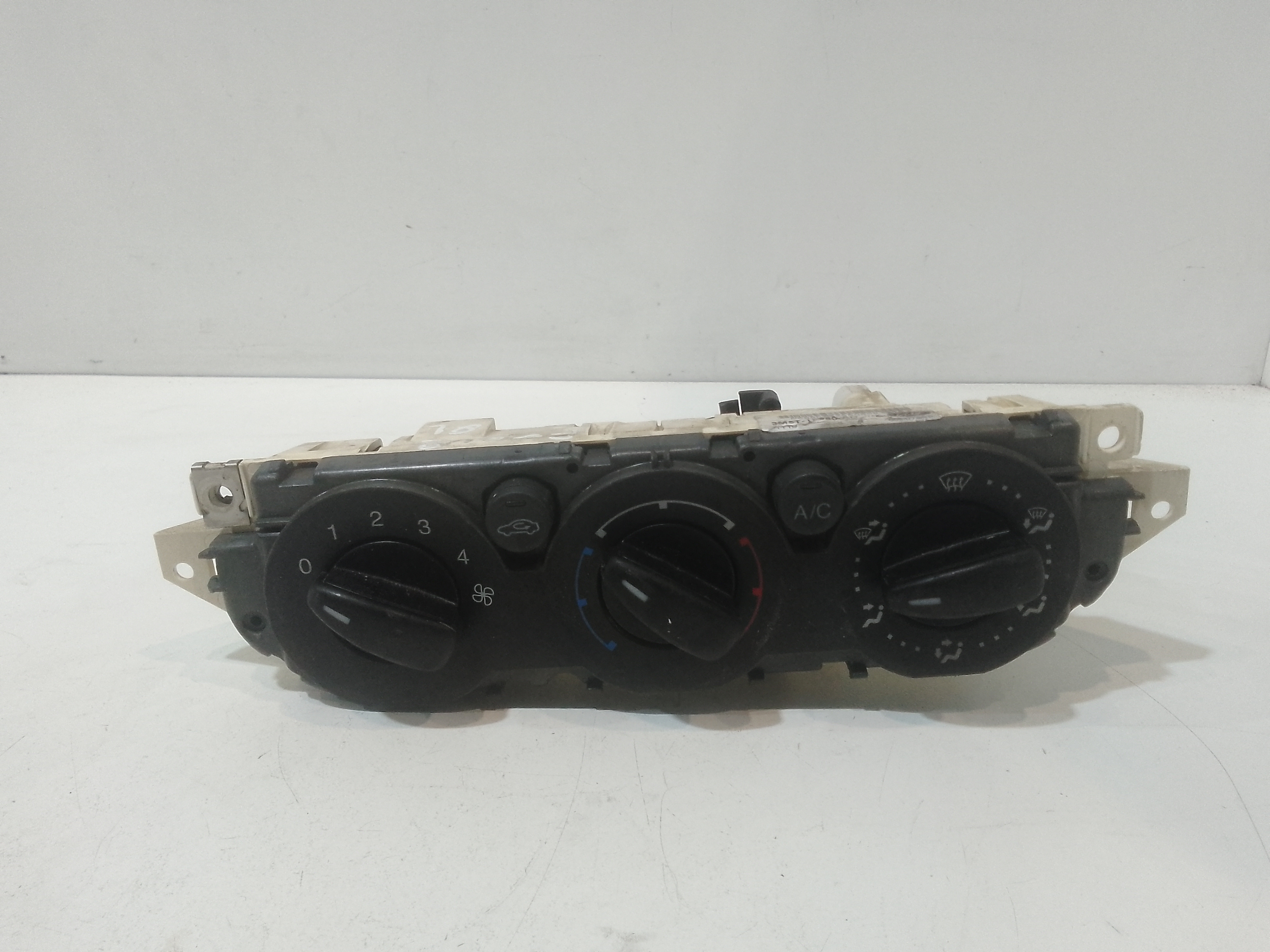 Blocco Comando Climatizzazione 1131256 Usato