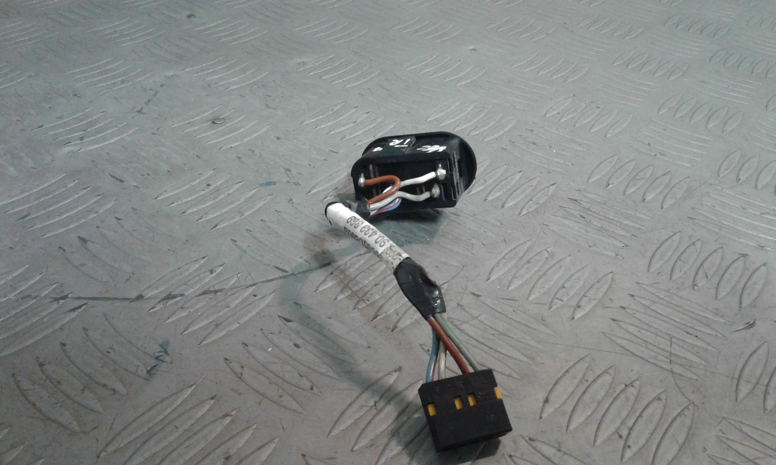 Interruttore Alzacristalli Porta Post. Destro Usato