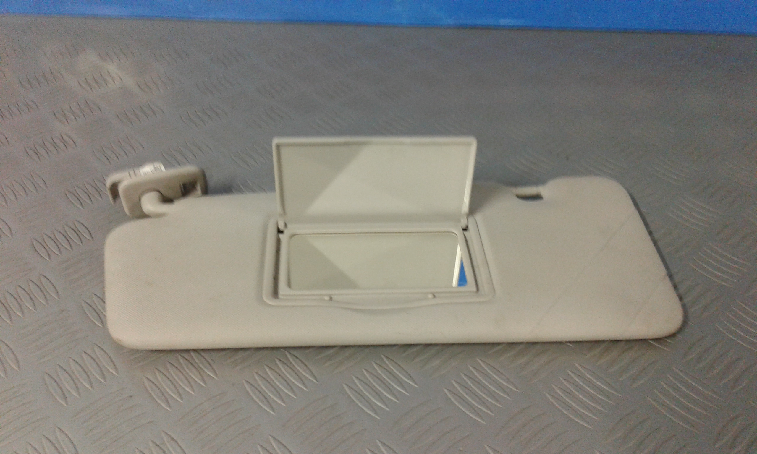 Aletta Parasole Parabrezza Sinistro 964012136R Usato