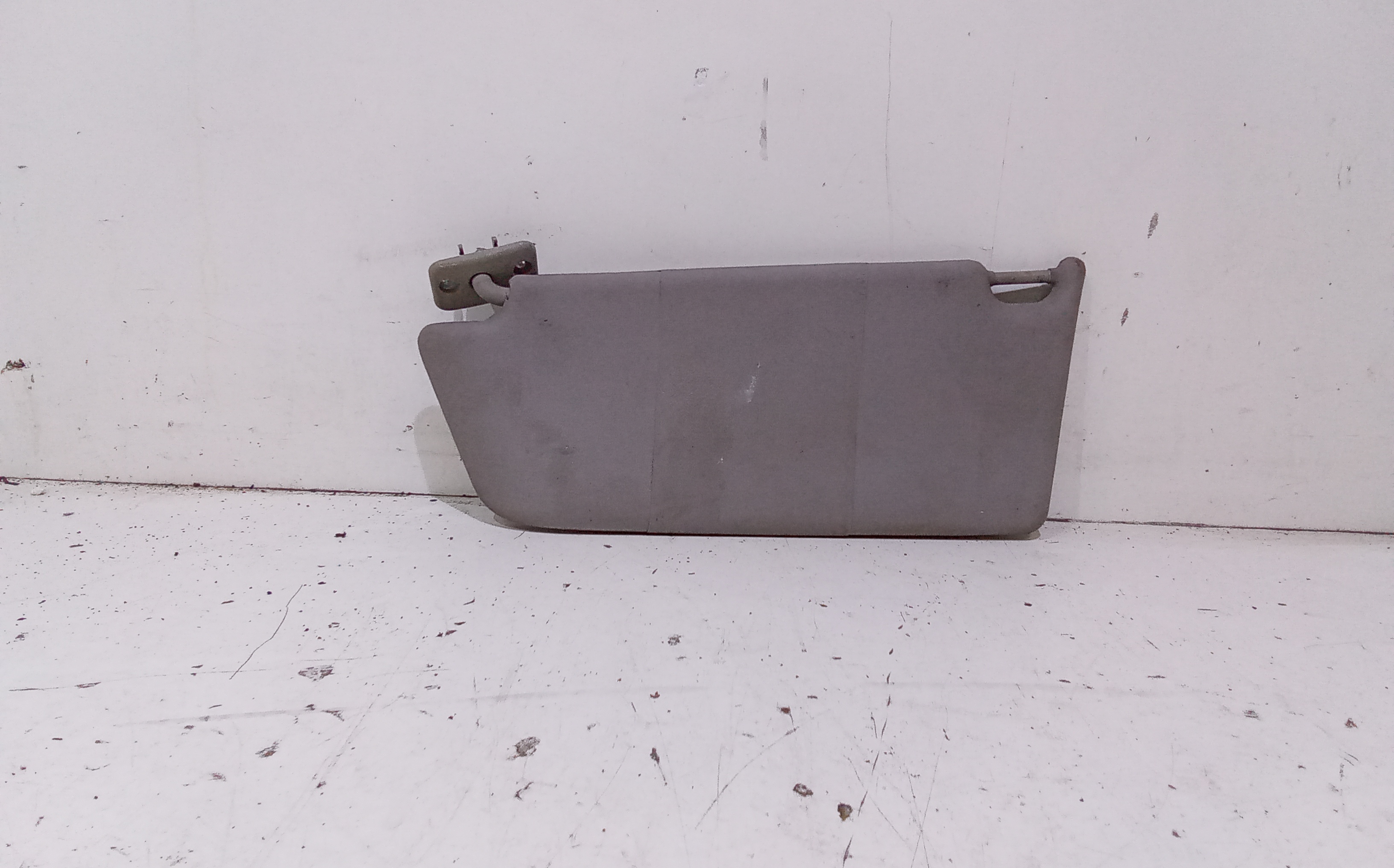 Aletta Parasole Parabrezza Sinistro 13113042 Usato