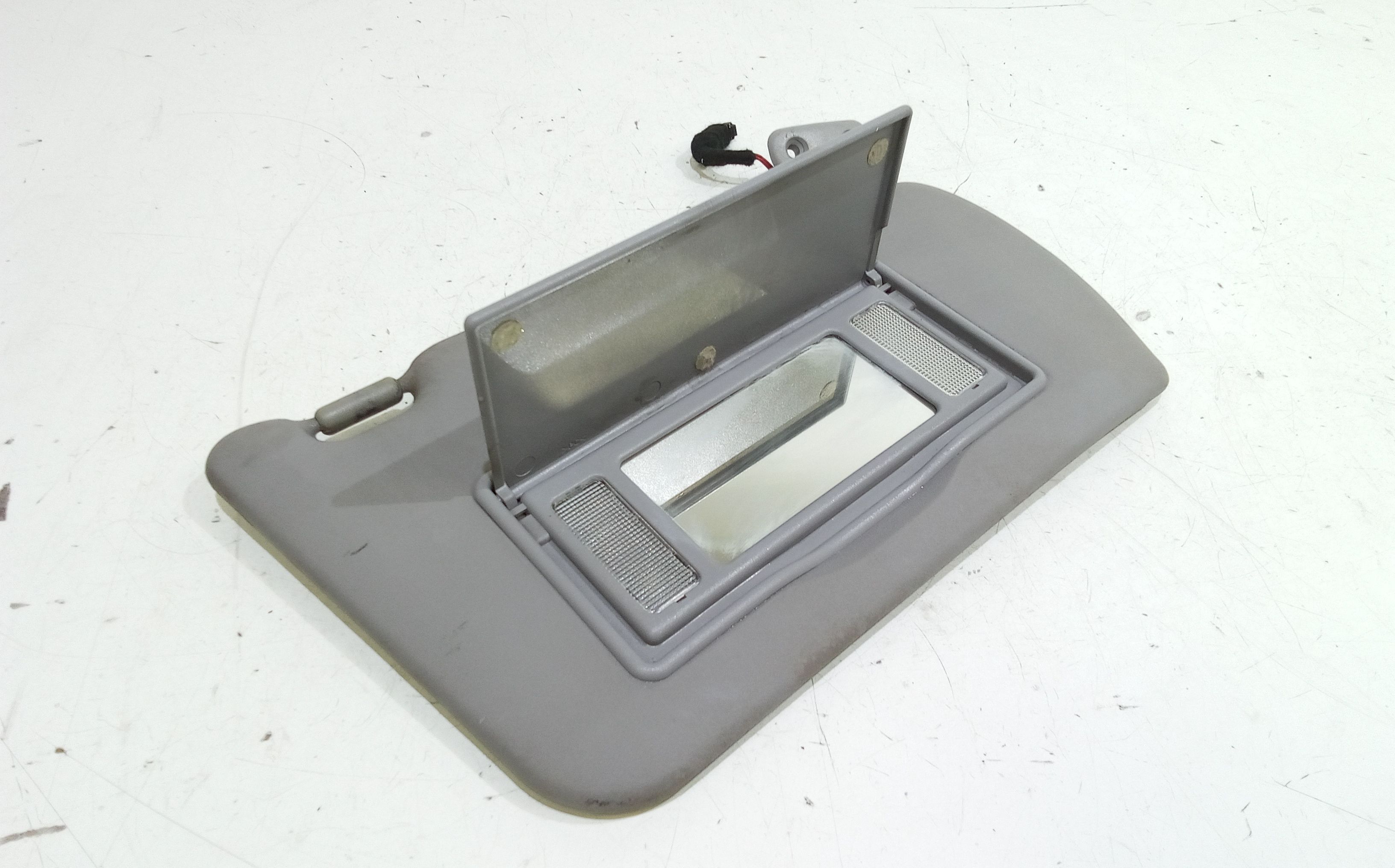 Aletta Parasole Parabrezza Destro 96400BM410 Usato