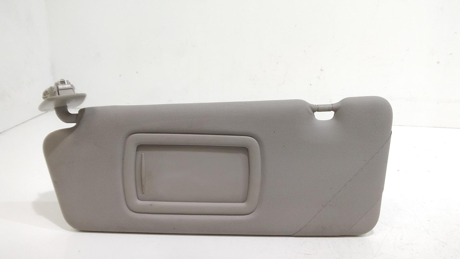 Aletta Parasole Parabrezza Sinistro 964010001R Usato