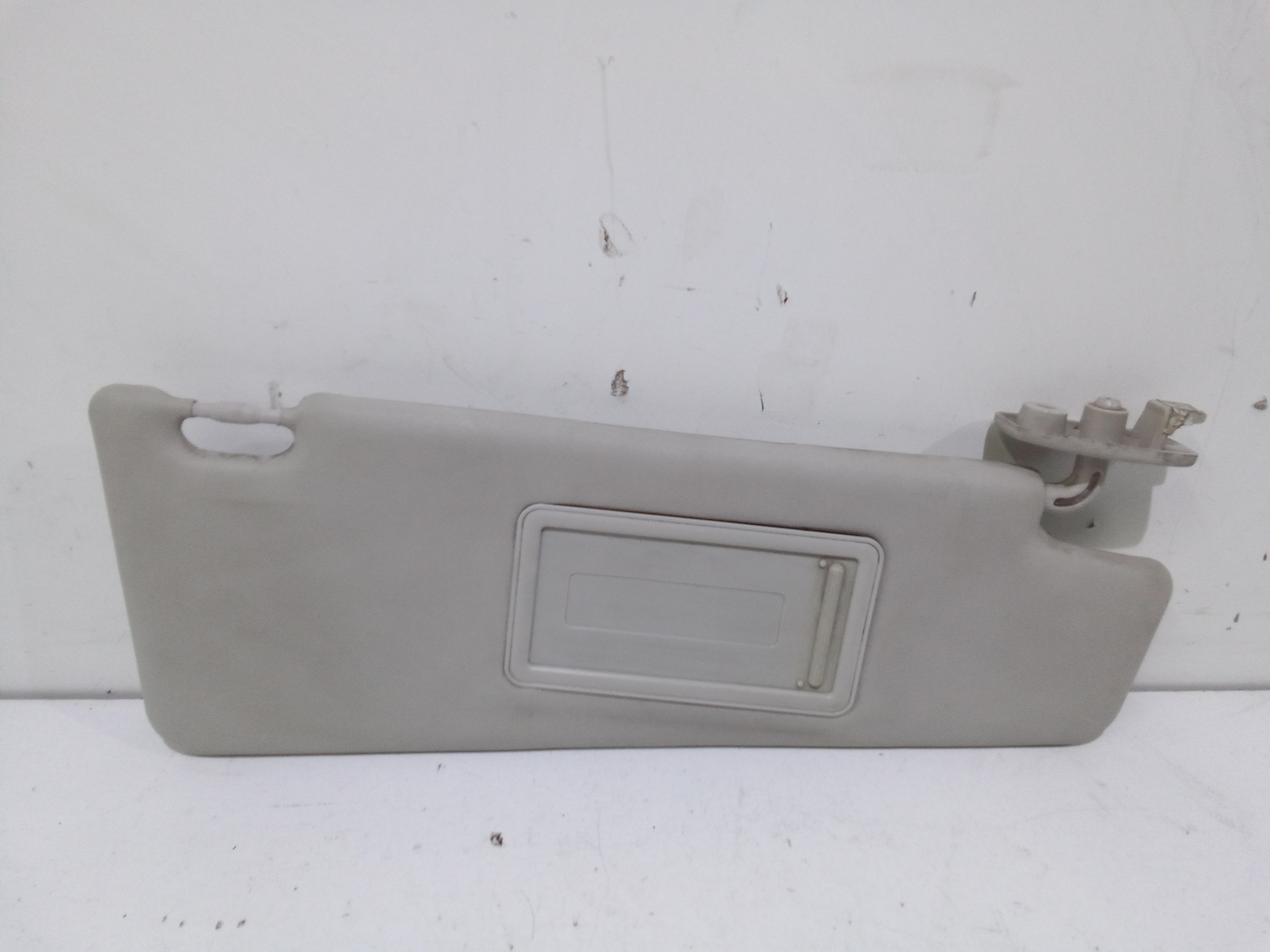 Aletta Parasole Parabrezza Destro 735361684 Usato