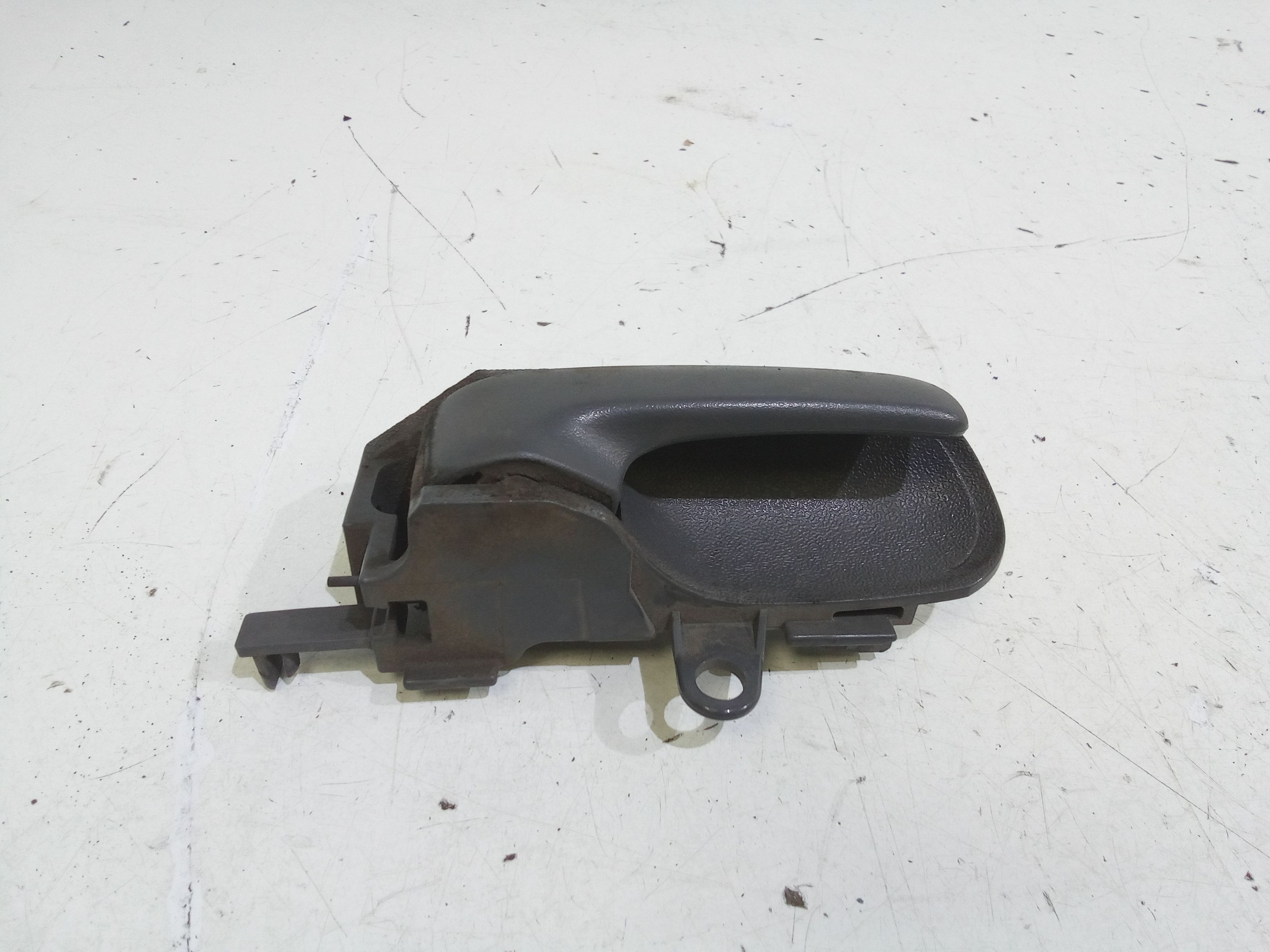 Maniglia Int. Apertura Porta Post. Destro 9143K8 Usato