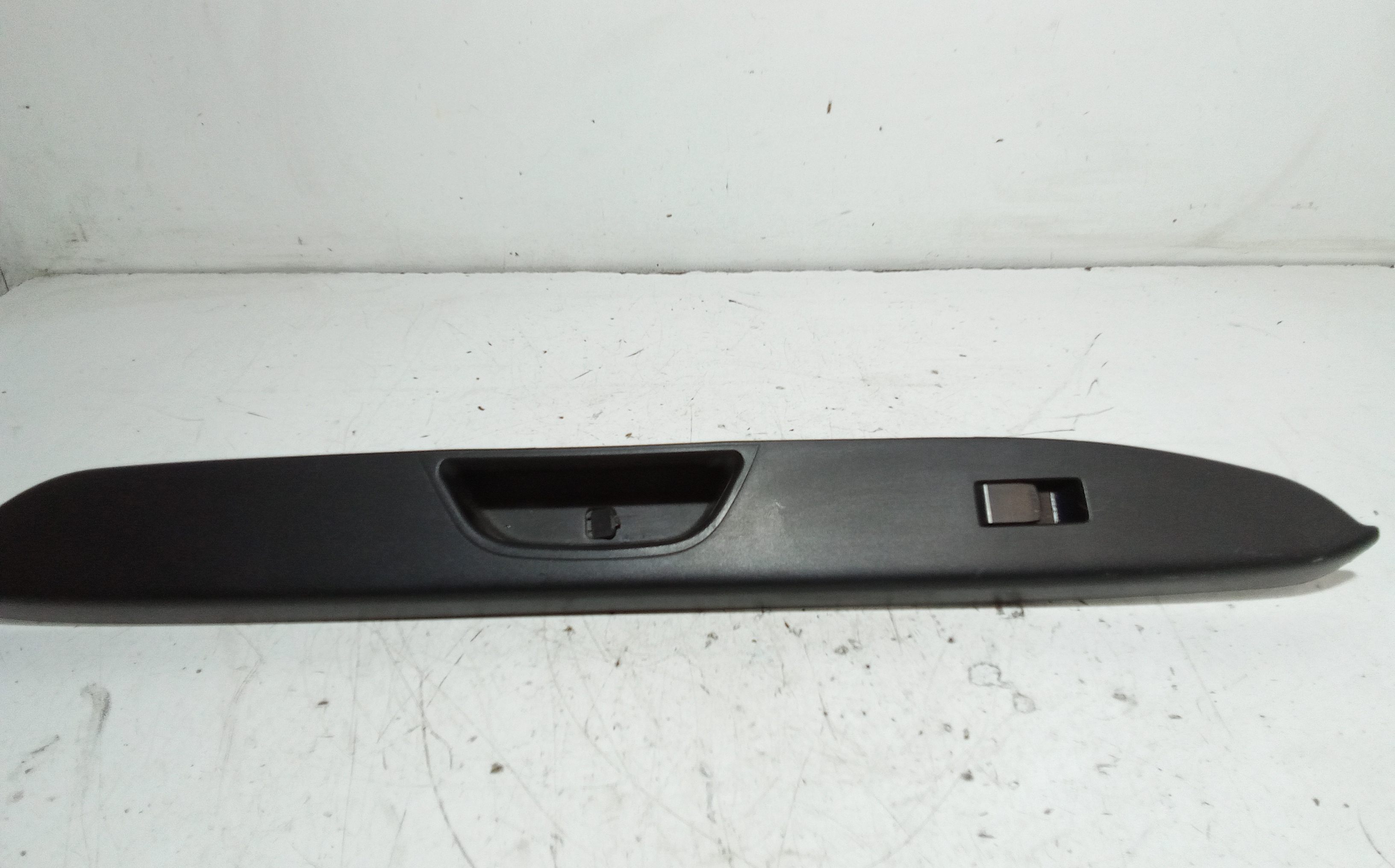 Interruttore Alzacristalli Porta Post. Sinistro 71742597 Usato