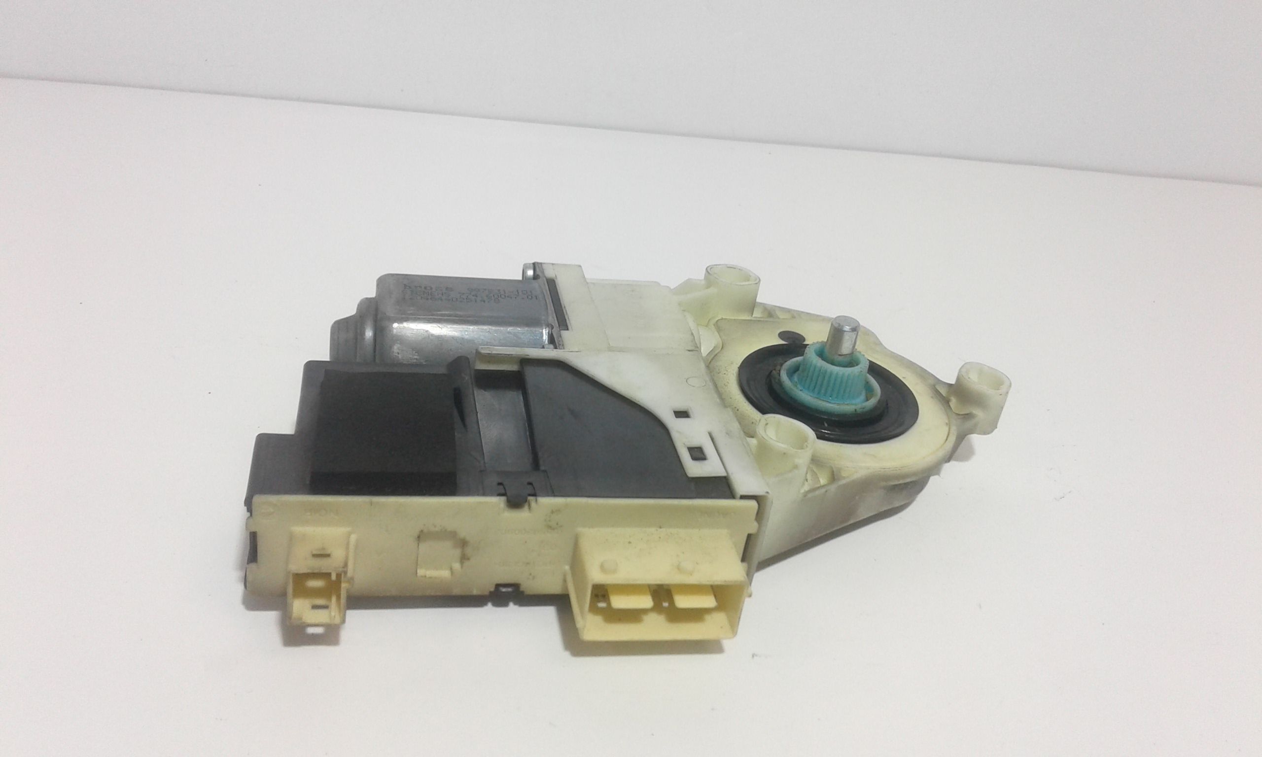 Motorino Alzacristallo Porta Ant. Destro 9222AV Usato