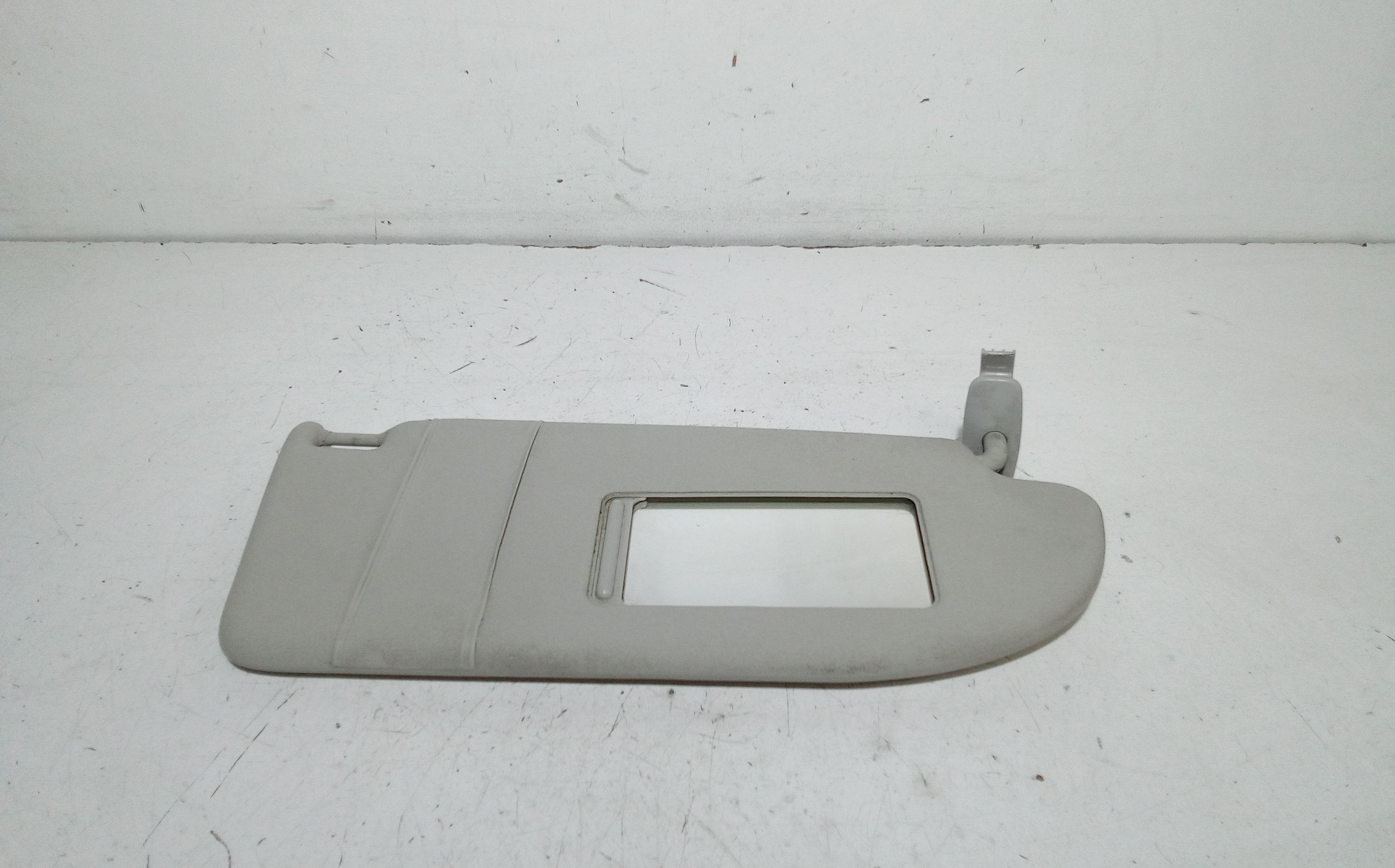 Aletta Parasole Parabrezza Destro 6L0857552F2F4 Usato