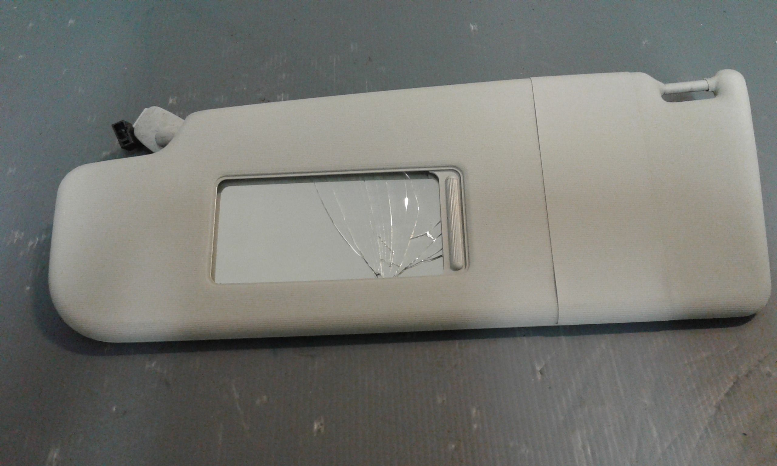 Aletta Parasole Parabrezza Sinistro 3B0857551AM2F4 Usato