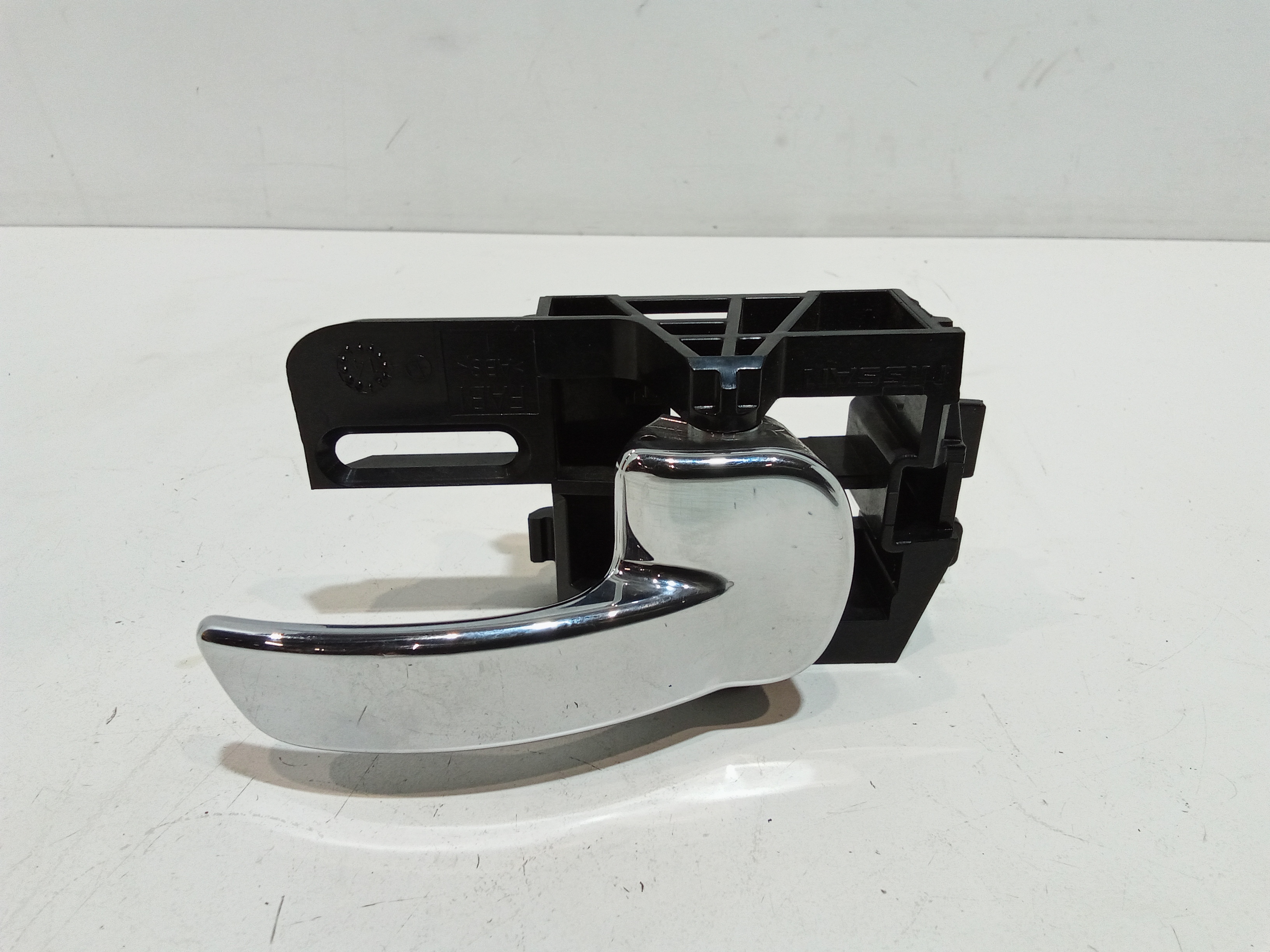 Maniglia Int. Apertura Porta Post. Destro 80670JD00E Usato