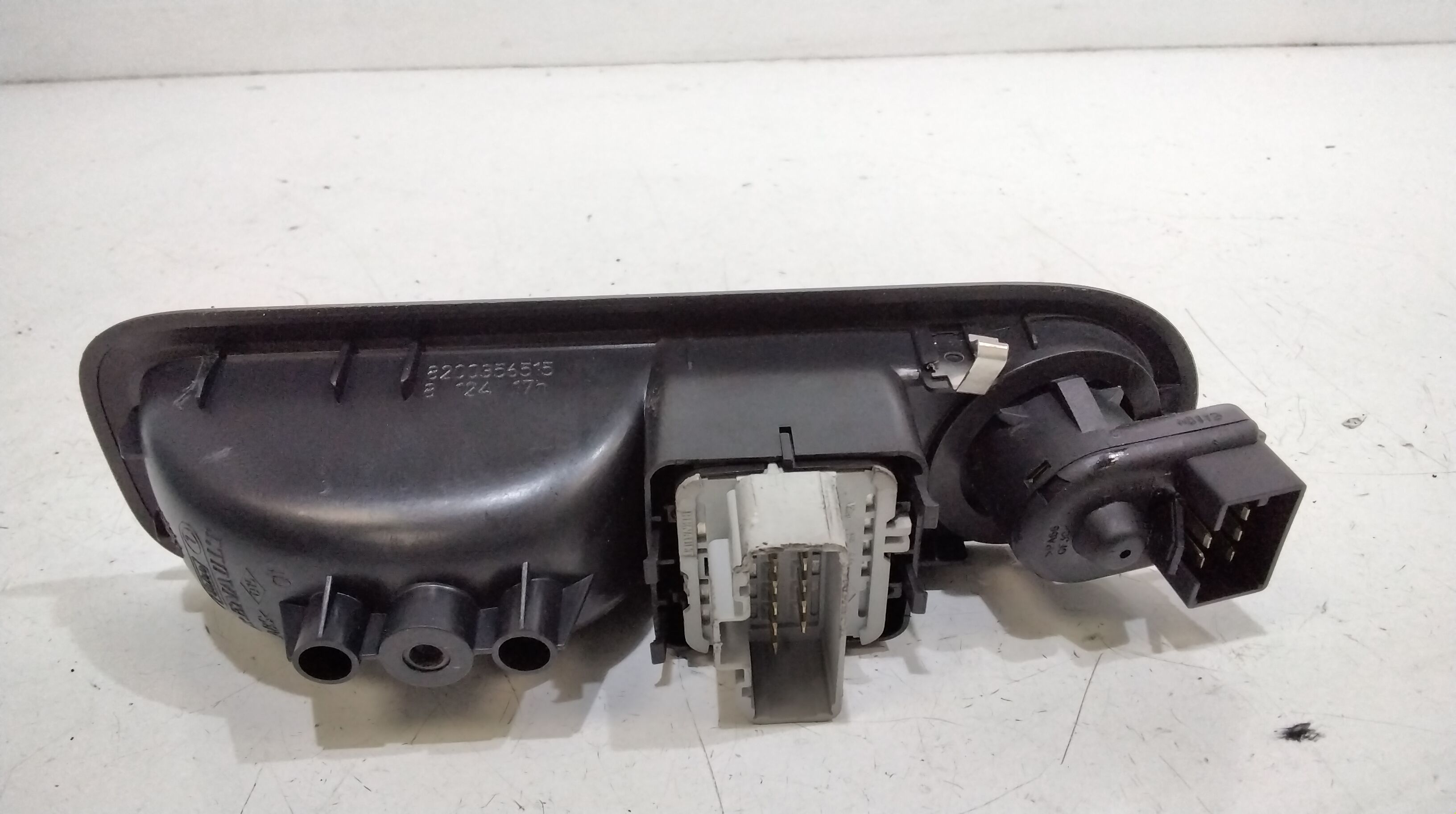 Interruttore Alzacristalli Porta Ant. Sinistro 8200214939 Usato