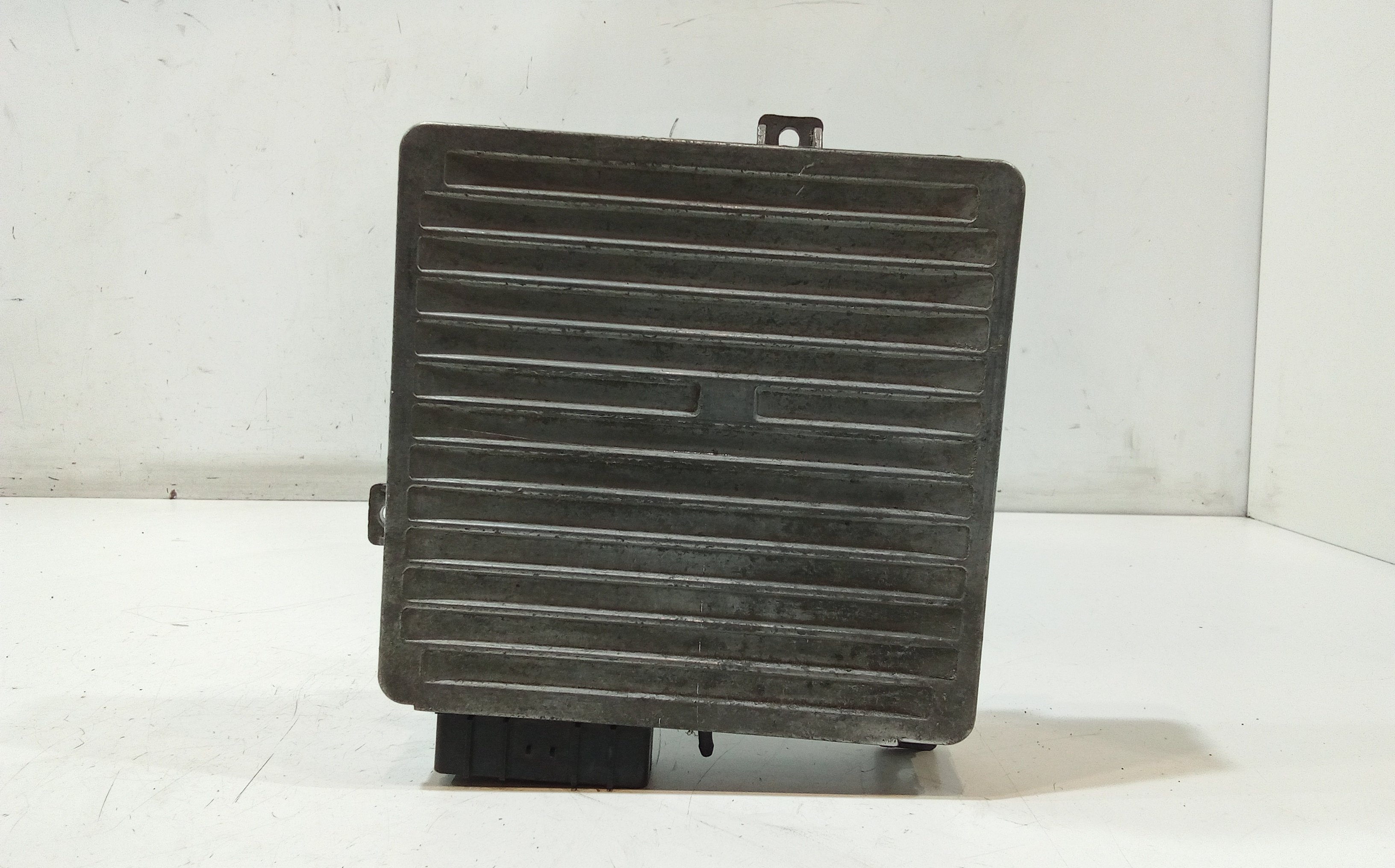 Centralina Iniezione MNE101140E Usato