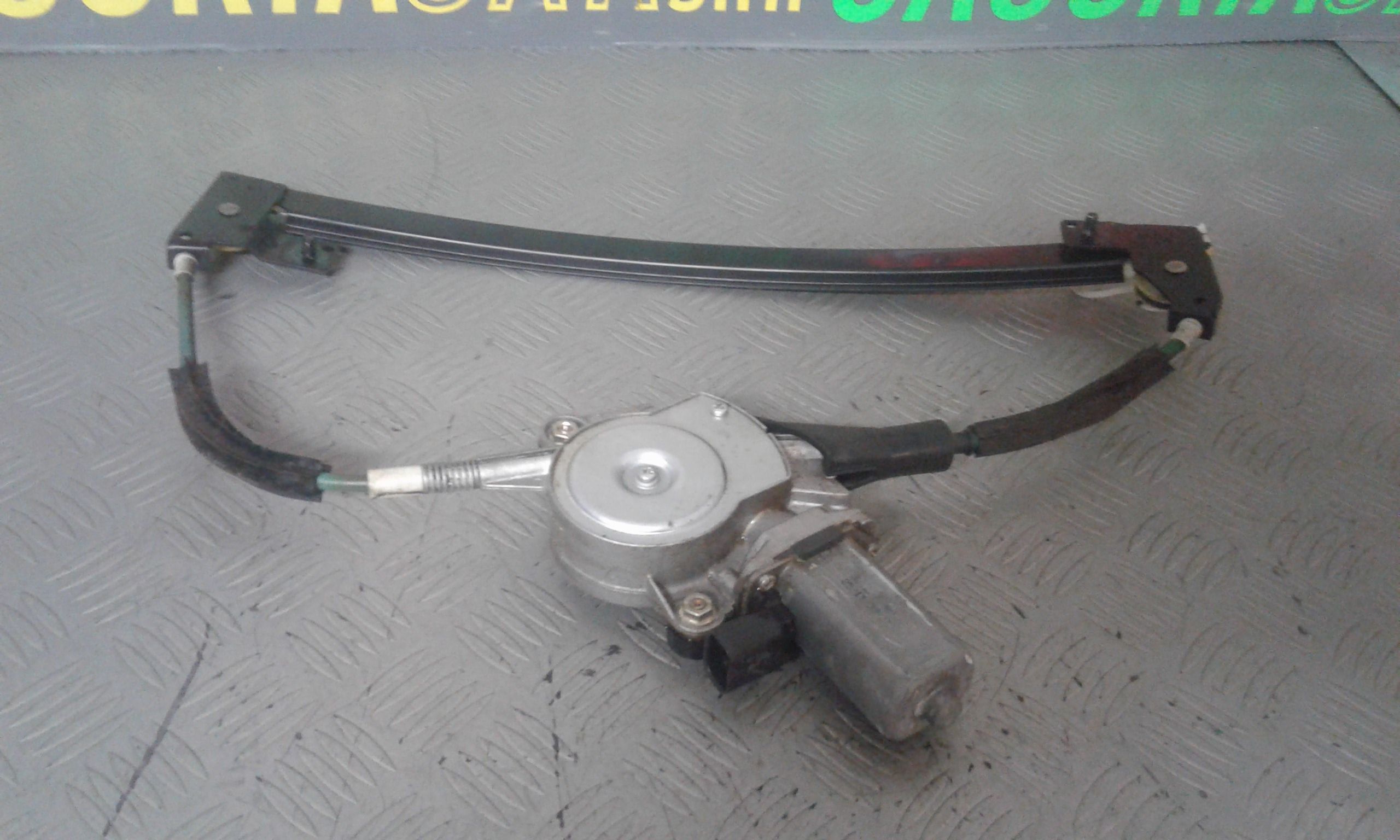 Alzacristallo Porta Ant. Destro Usato