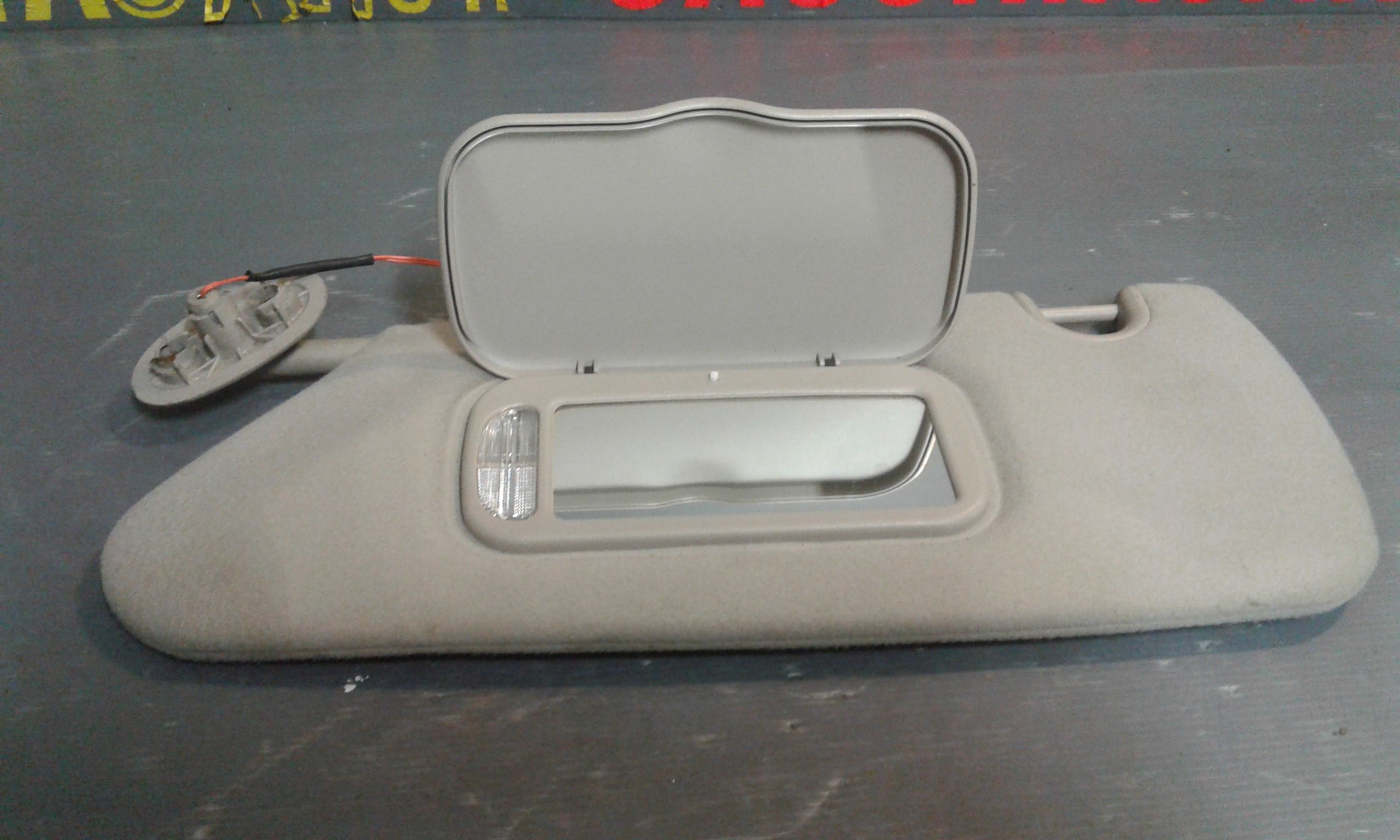 Aletta Parasole Parabrezza Sinistro K0PR25TL2AD Usato