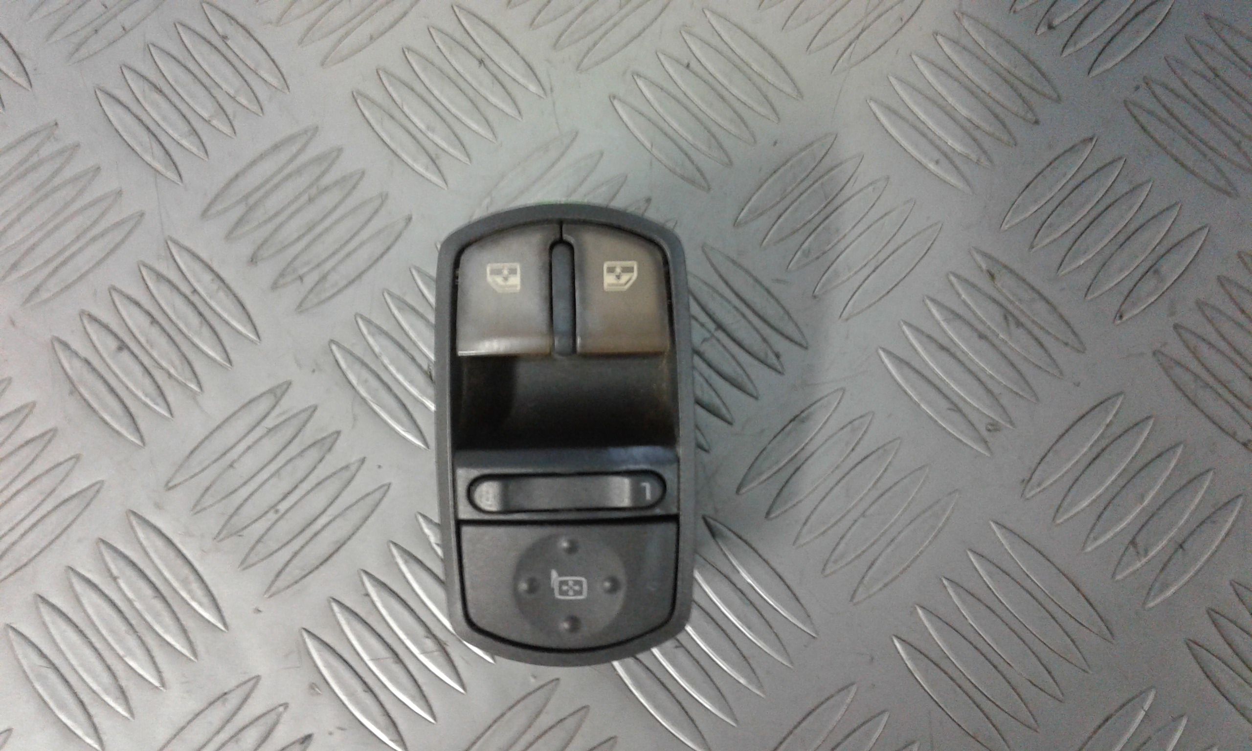 Interruttore Alzacristalli Porta Ant. Sinistro Usato