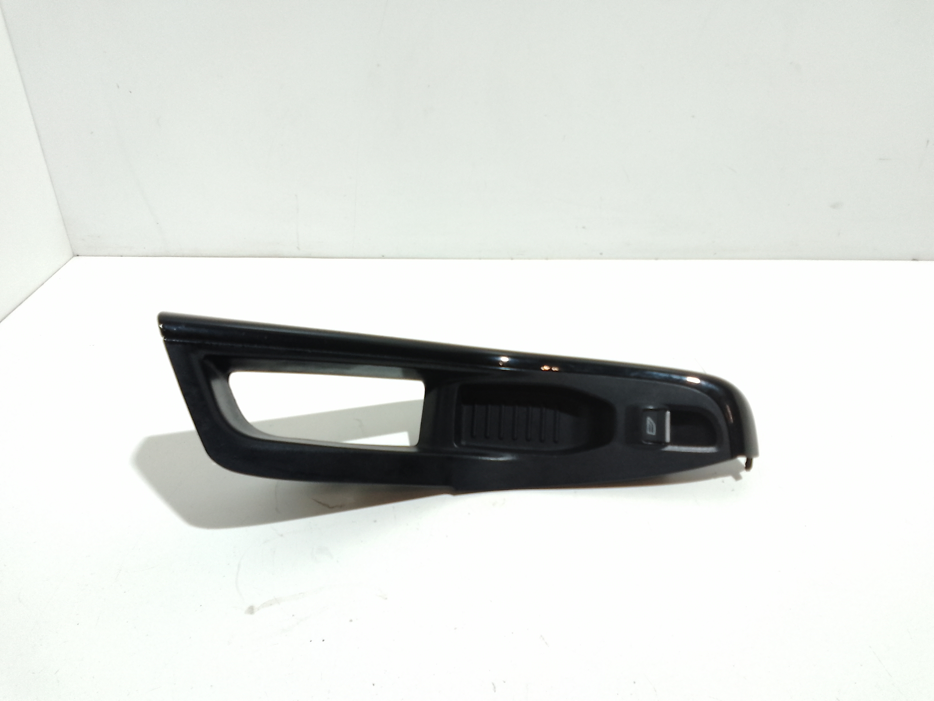 Interruttore Alzacristalli Porta Ant. Destro Usato