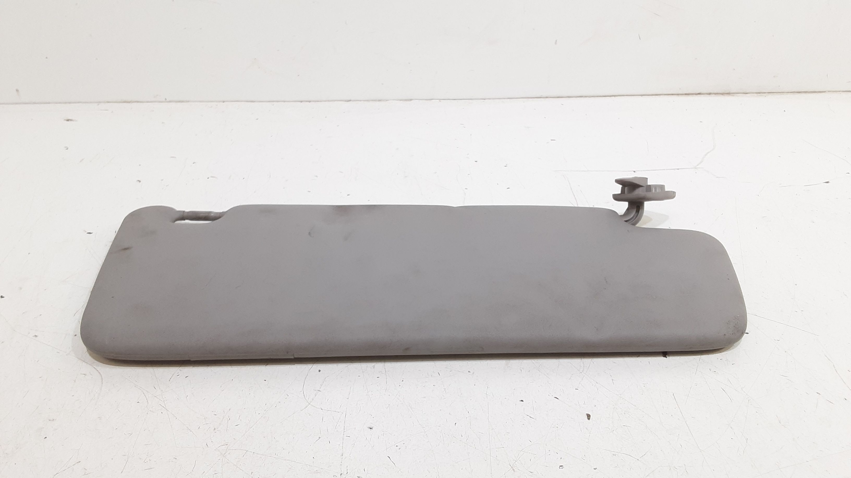 Aletta Parasole Parabrezza Sinistro 13163836 Usato