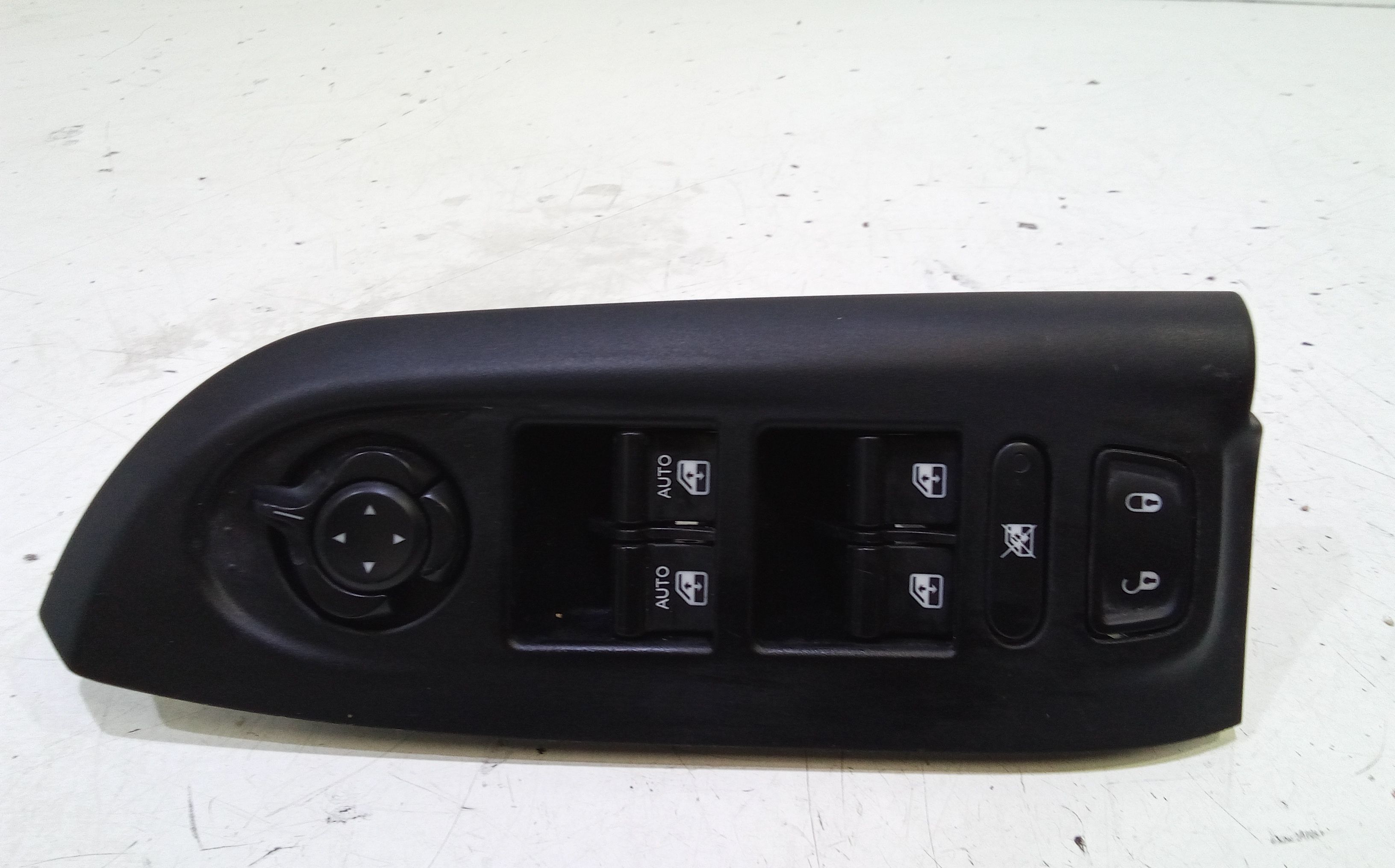 Interruttore Alzacristalli Porta Ant. Sinistro Usato