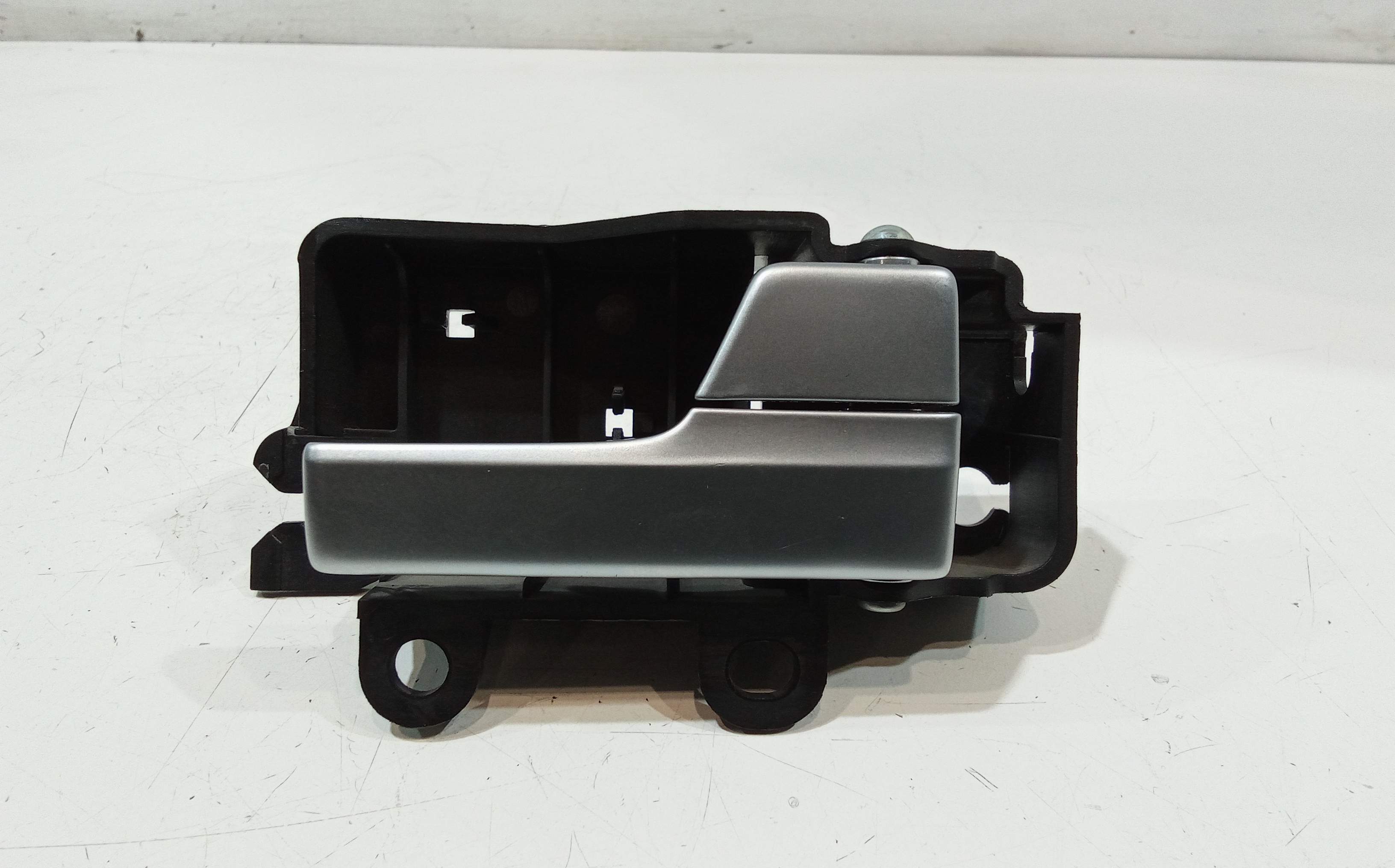 Maniglia Int. Apertura Porta Post. Destro 1470111 Usato