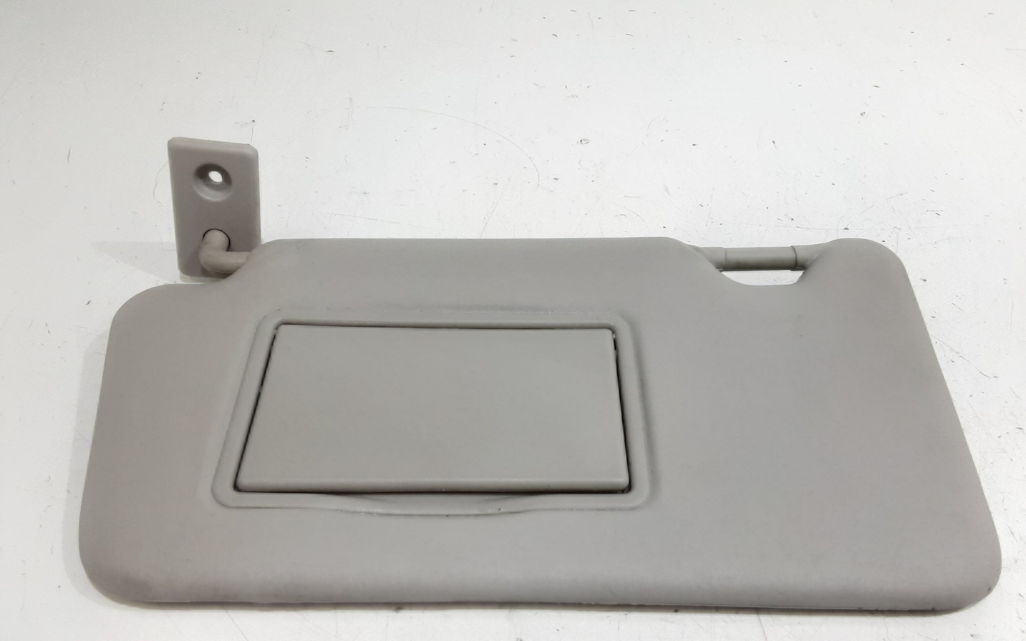 Aletta Parasole Parabrezza Sinistro 964011HB0A Usato