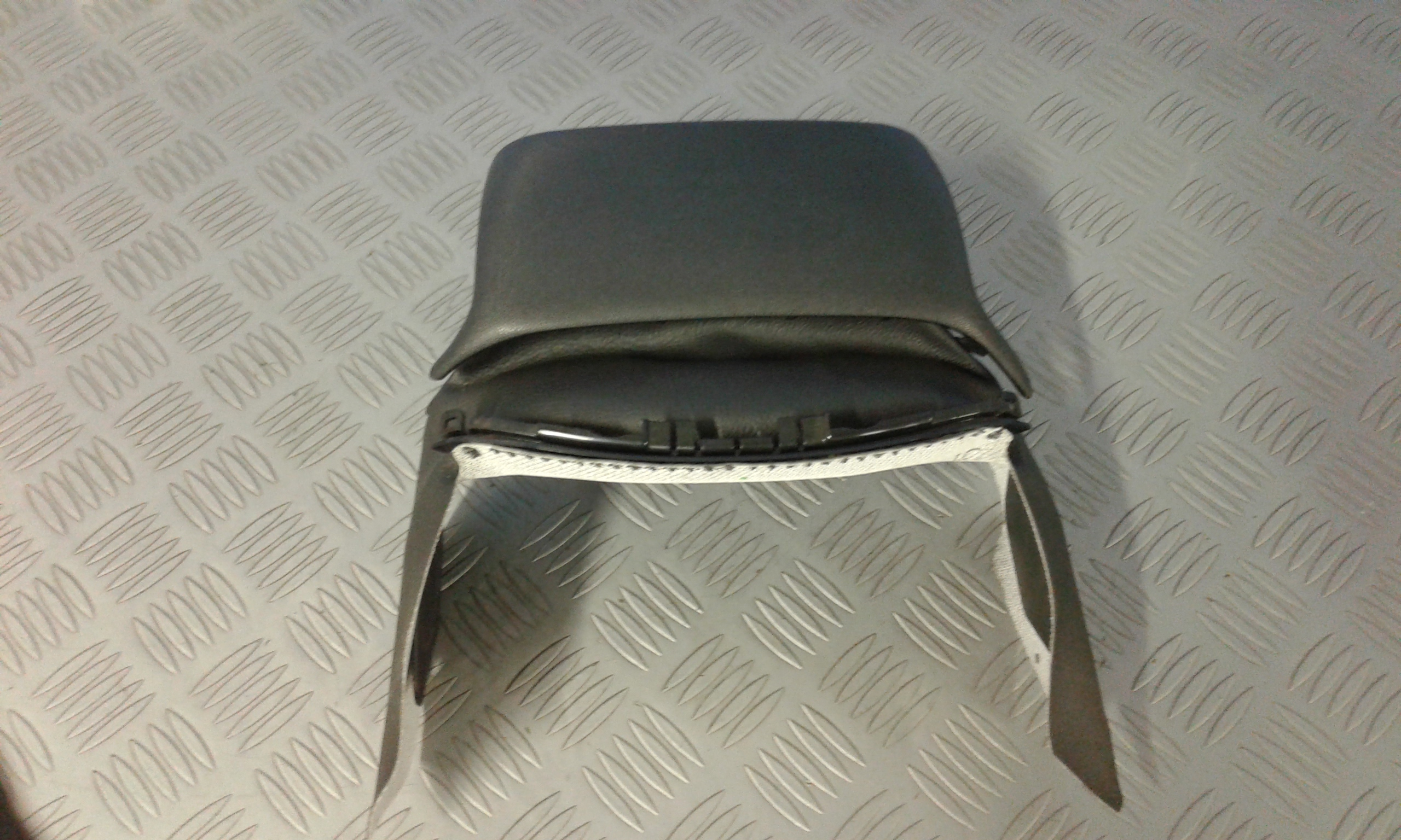 Cuffia Albero Sterzo L/abitacolo Usato