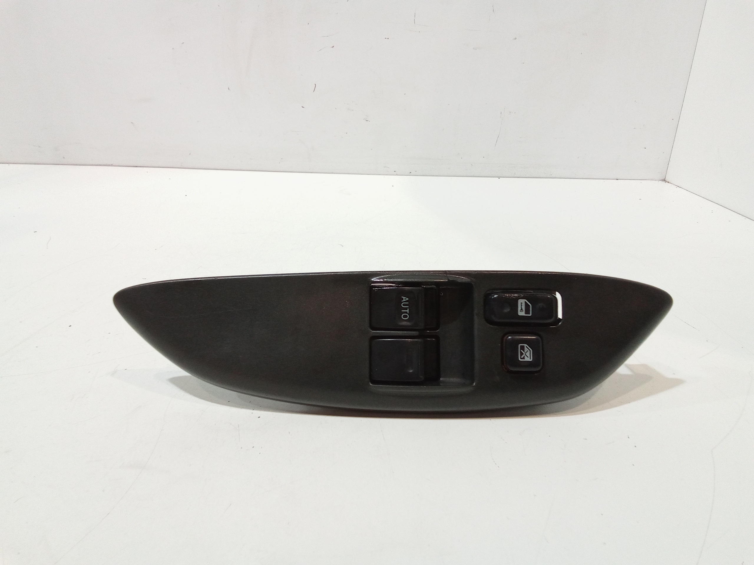 Interruttore Alzacristalli Porta Ant. Sinistro 848200D040 Usato