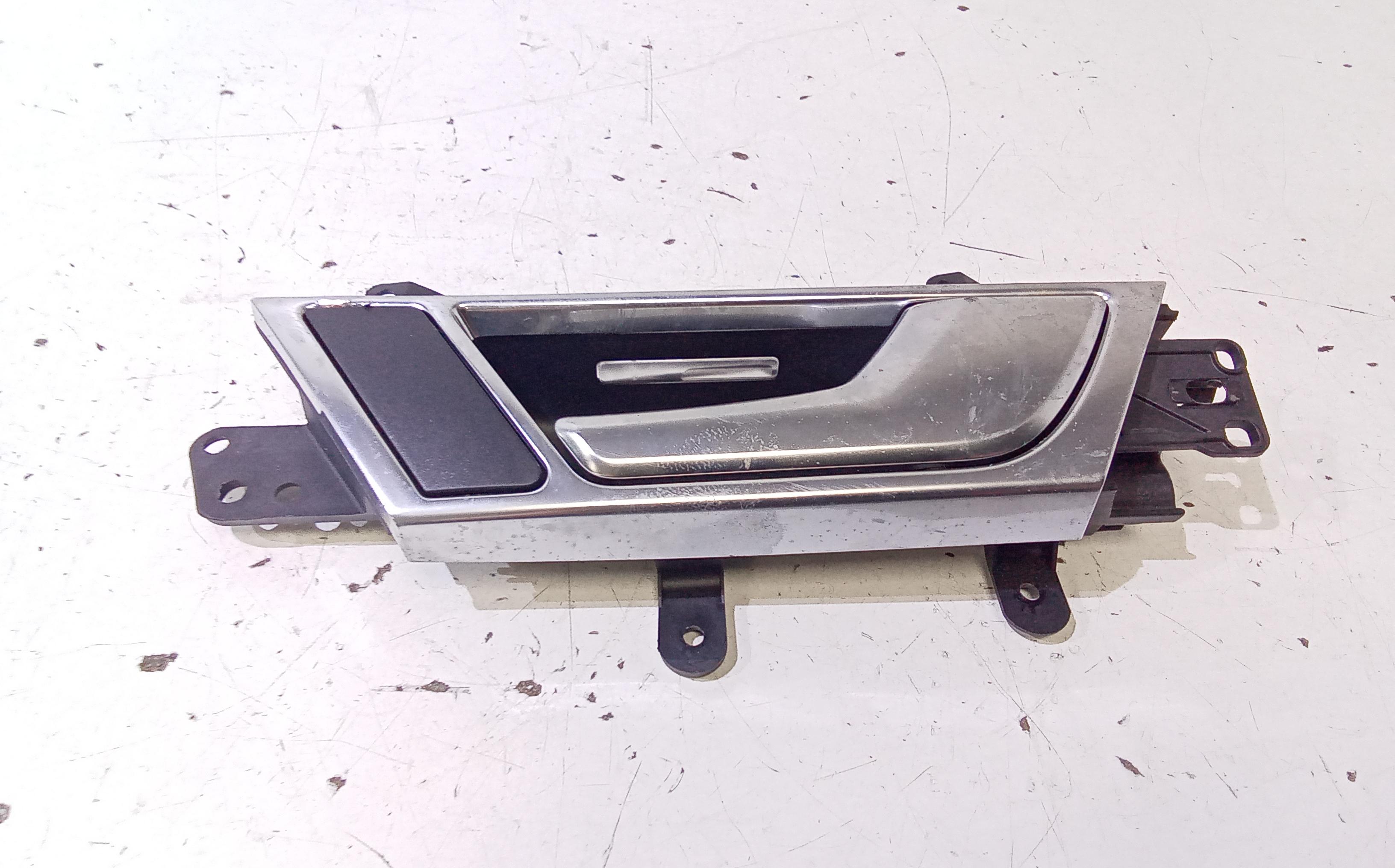 Maniglia Int. Apertura Porta Post. Destro 4F0839020F Usato