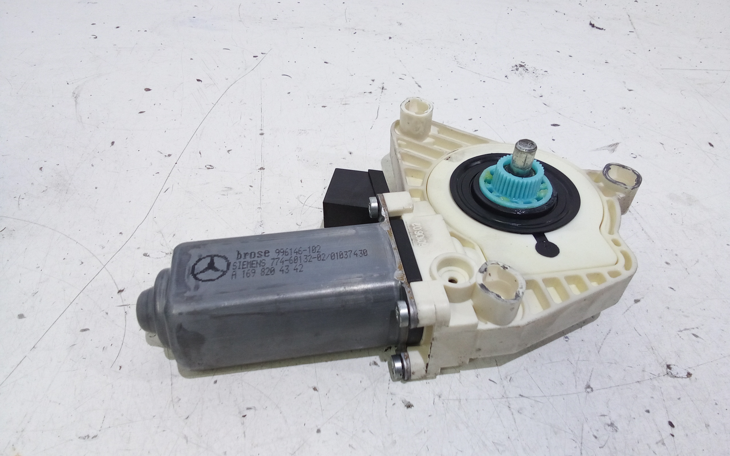 Motorino Alzacristallo Porta Ant. Sinistro A1698204142 Usato