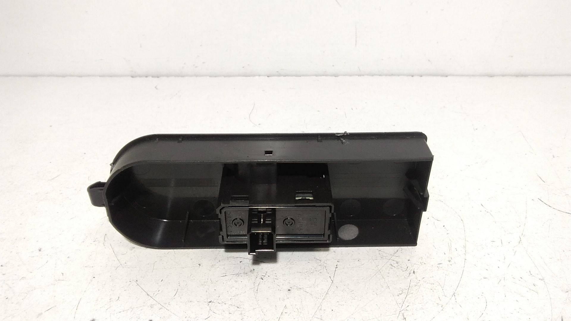 Interruttore Alzacristalli Porta Ant. Destro 13228881 Usato