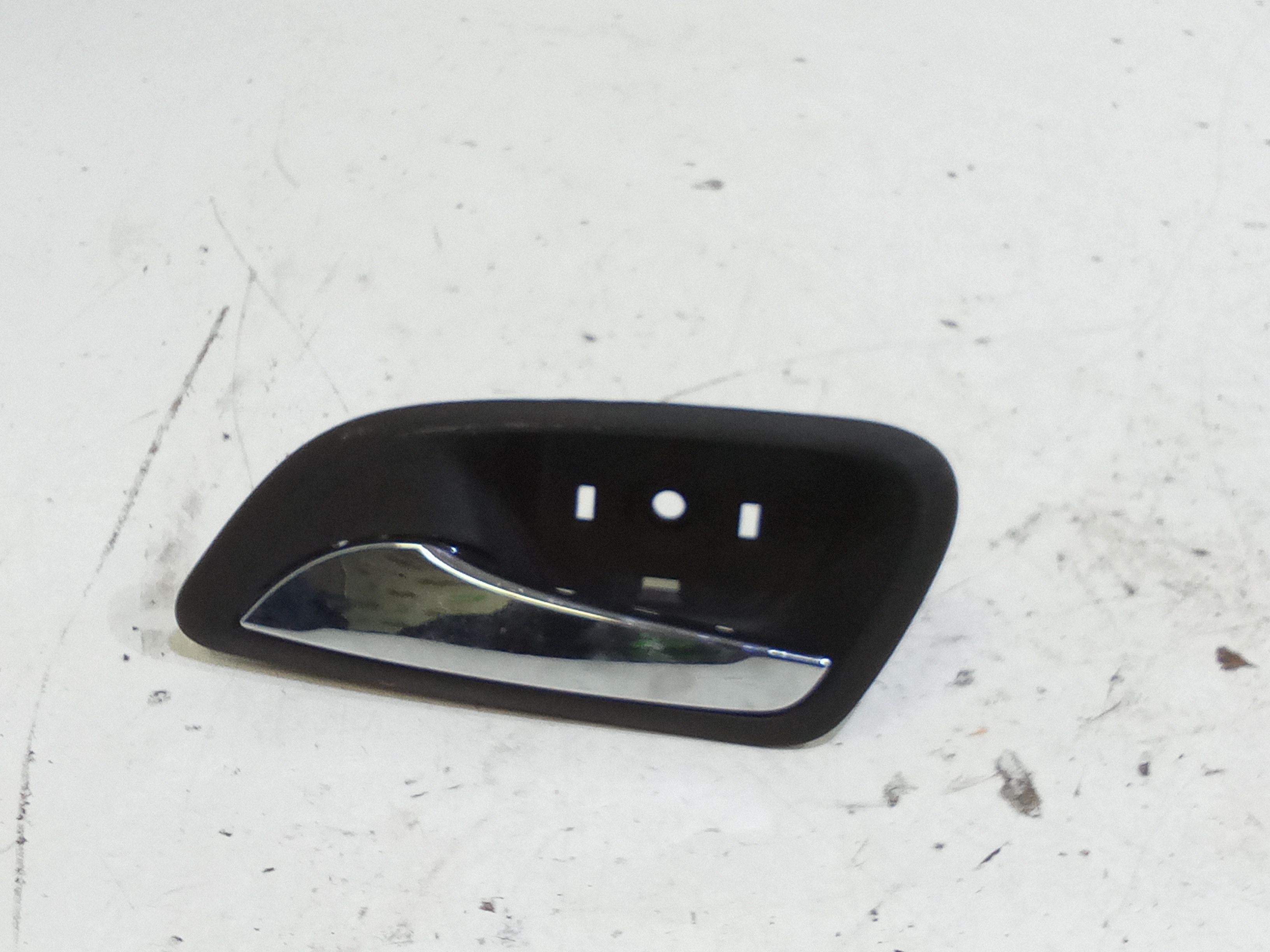 Maniglia Int. Apertura Porta Post. Destro 96952177 Usato