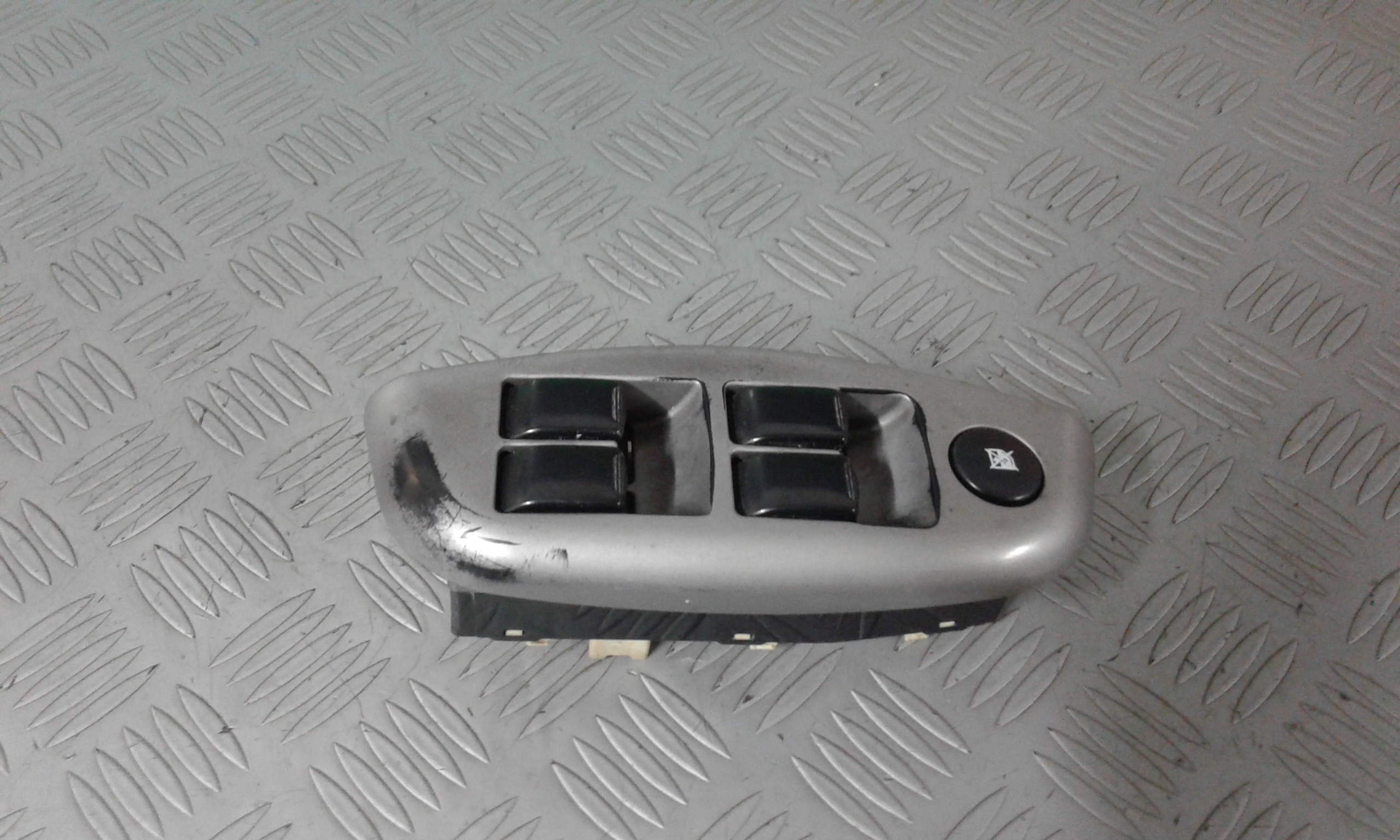 Interruttore Alzacristalli Porta Ant. Sinistro Usato